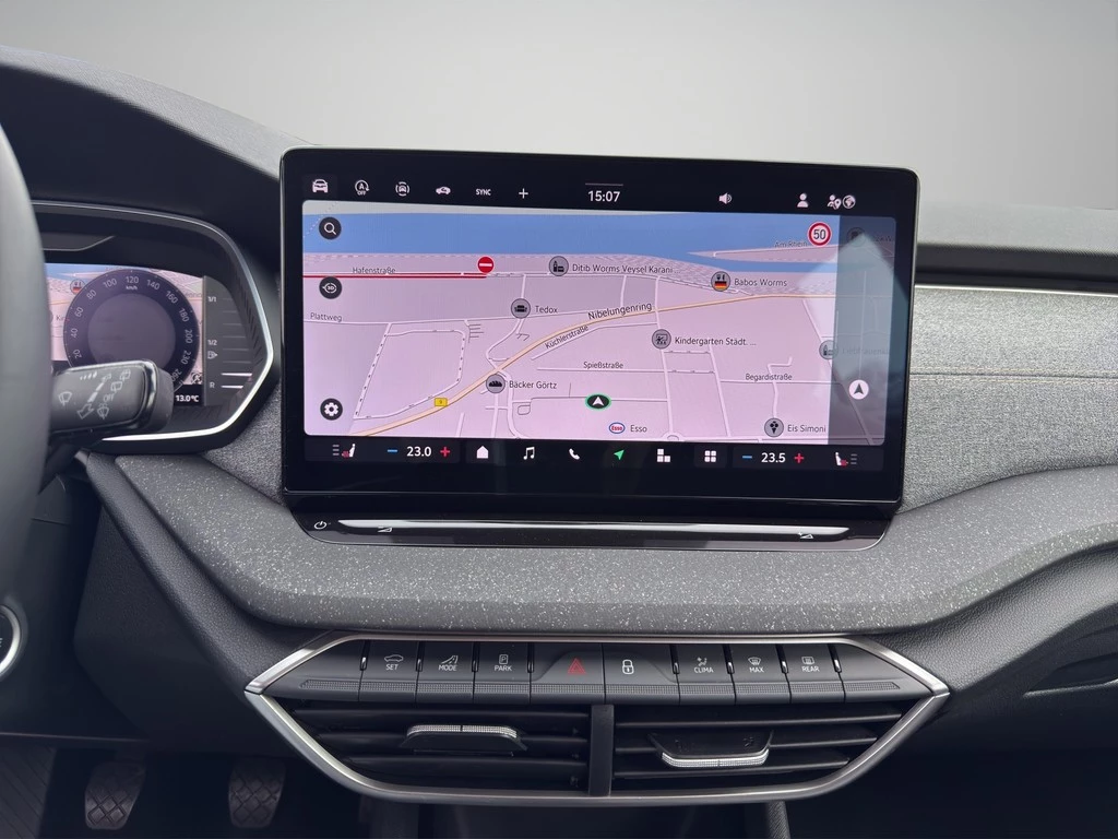 Škoda Octavia Combi 2.0 TDI Selection *NAVI*LED*SITZHEIZUNG*