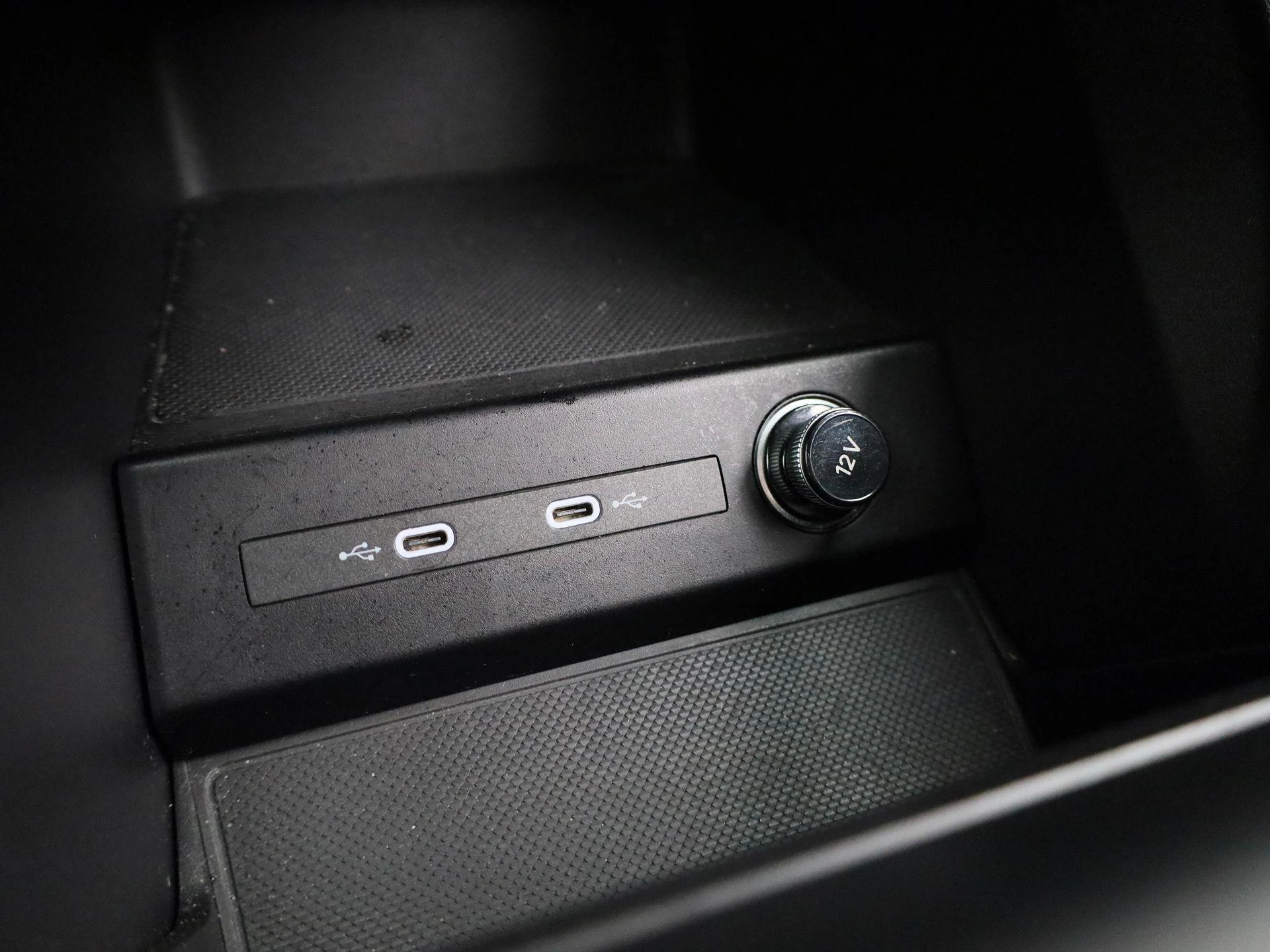 Audi-Q4 e-tron-image-31