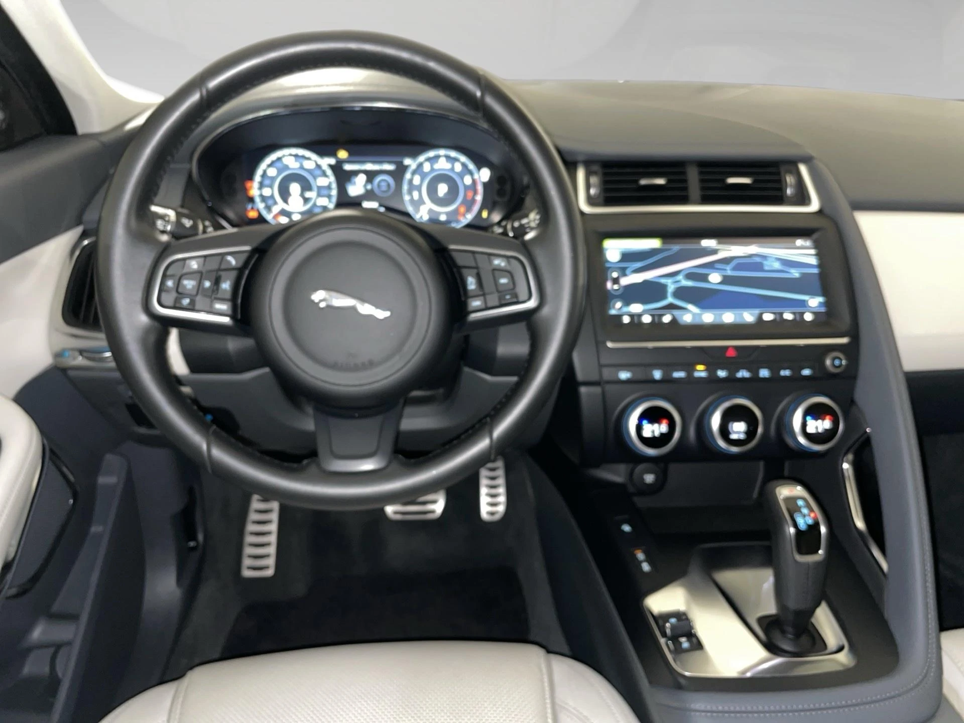 Jaguar-E-PACE-image-5