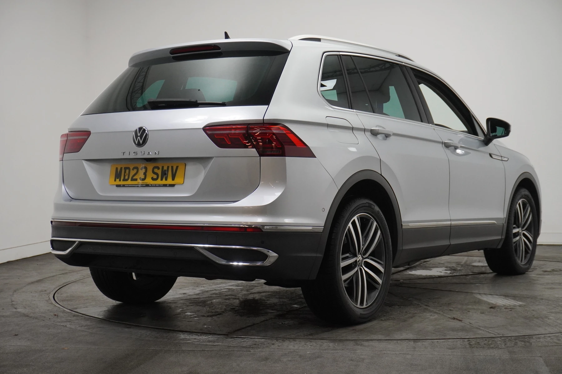 Volkswagen-Tiguan-image-19