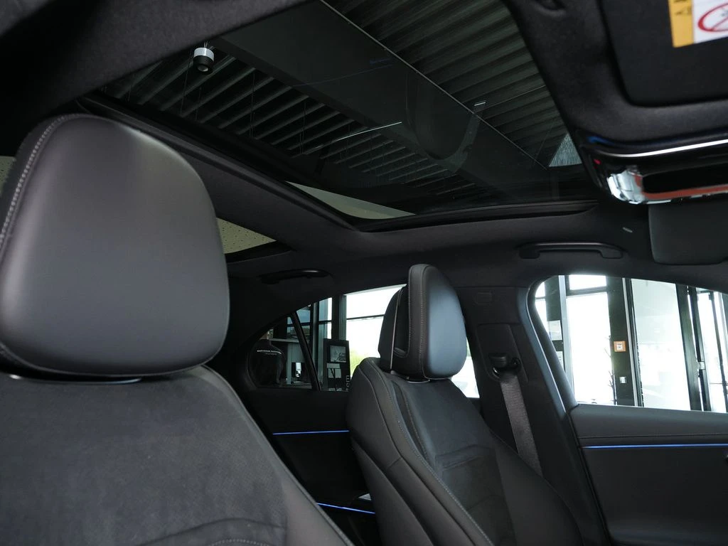 Mercedes-Benz-E-Klasse 200-image-12