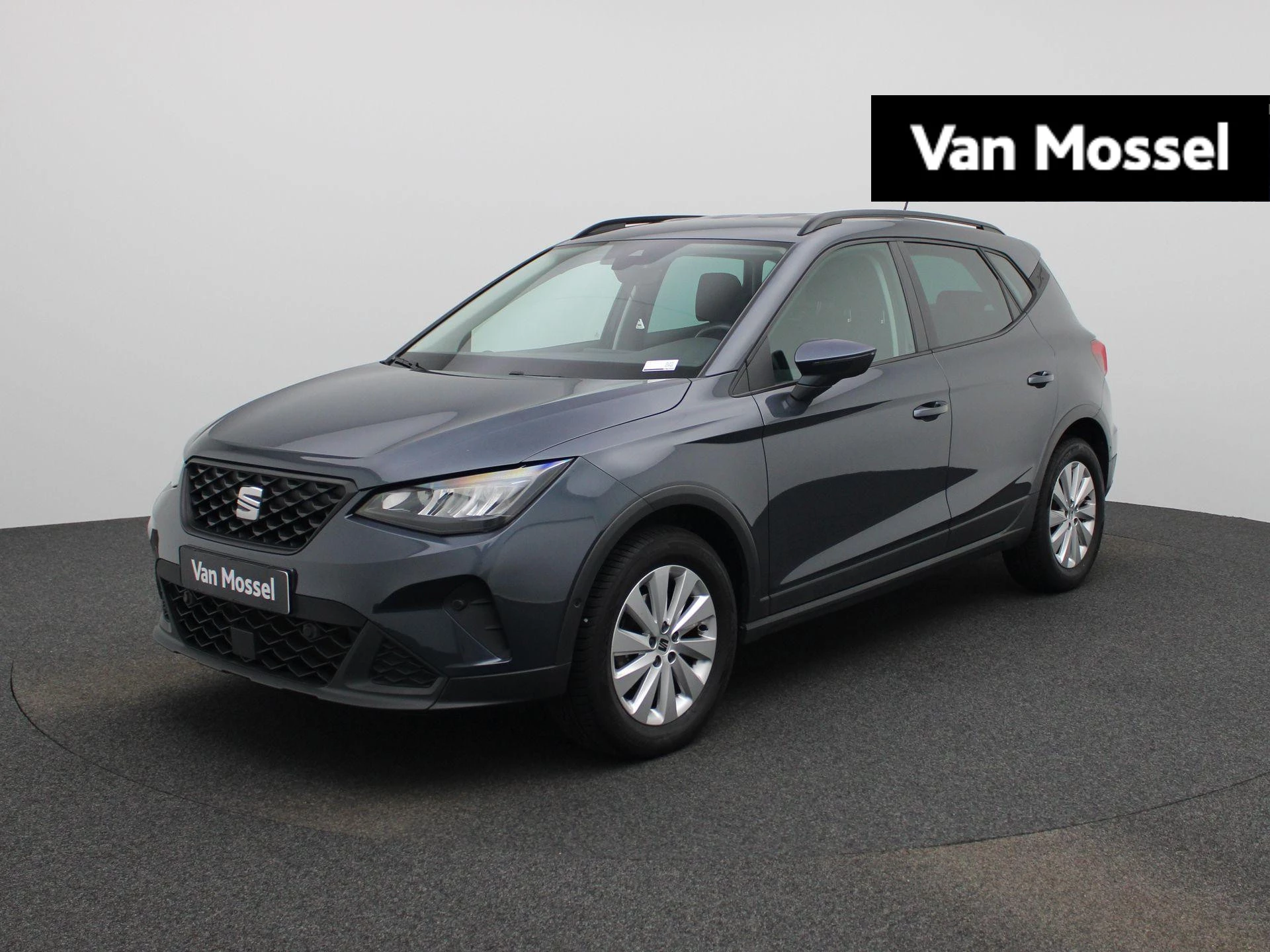 SEAT-Arona-image-0