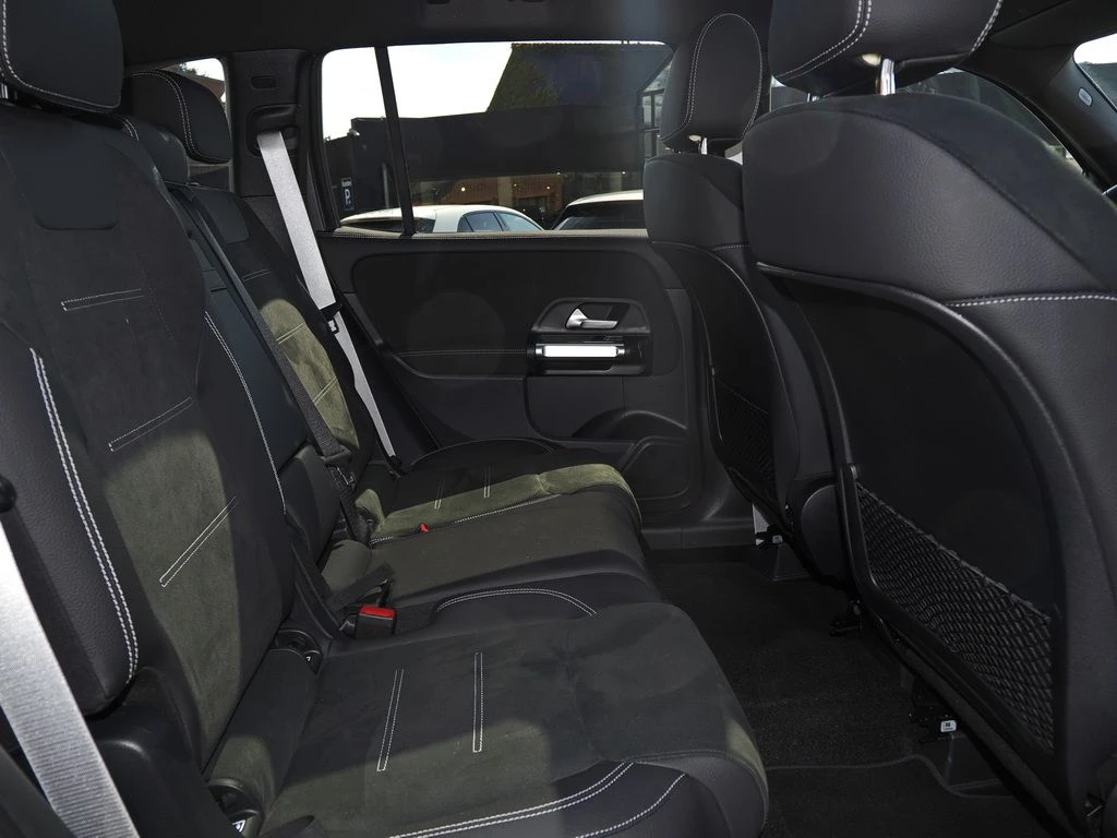 Mercedes-Benz-GLB 200 d-image-15