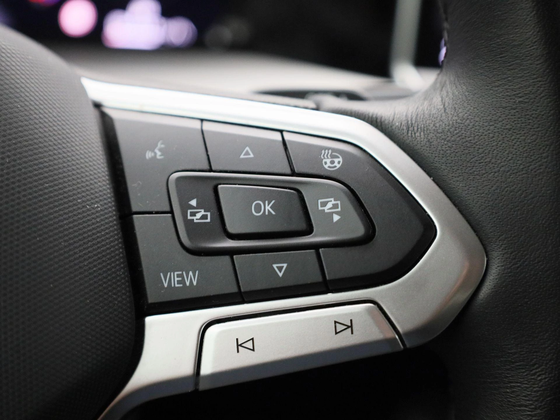 Volkswagen-Golf-image-23