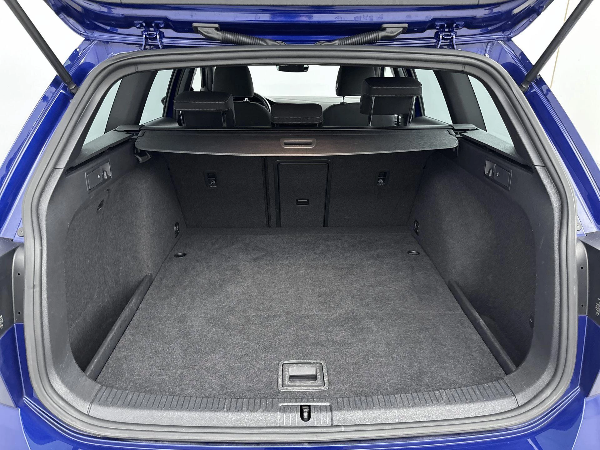 Volkswagen-Golf-image-22