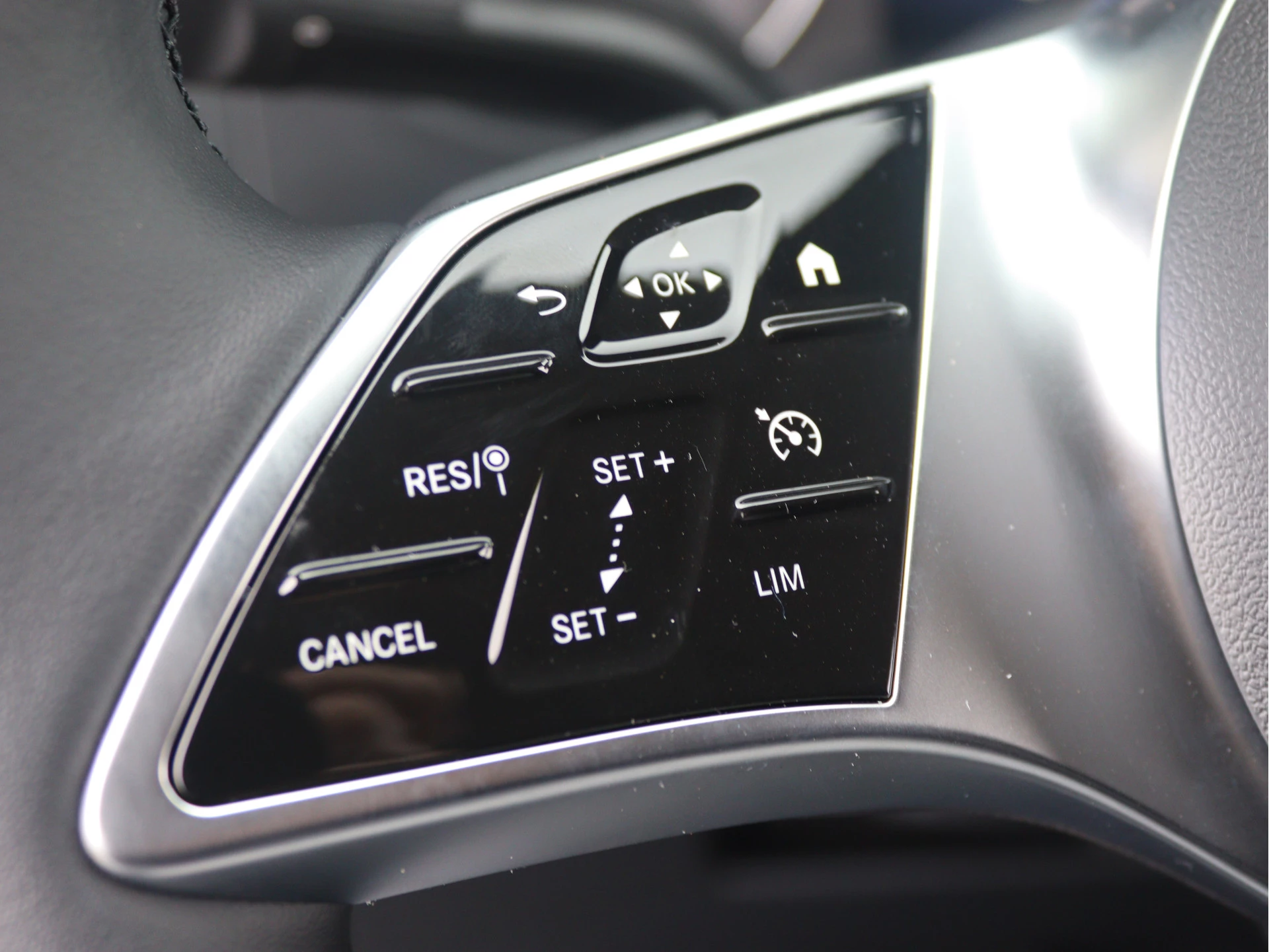 Mercedes-Benz-eVito-image-6