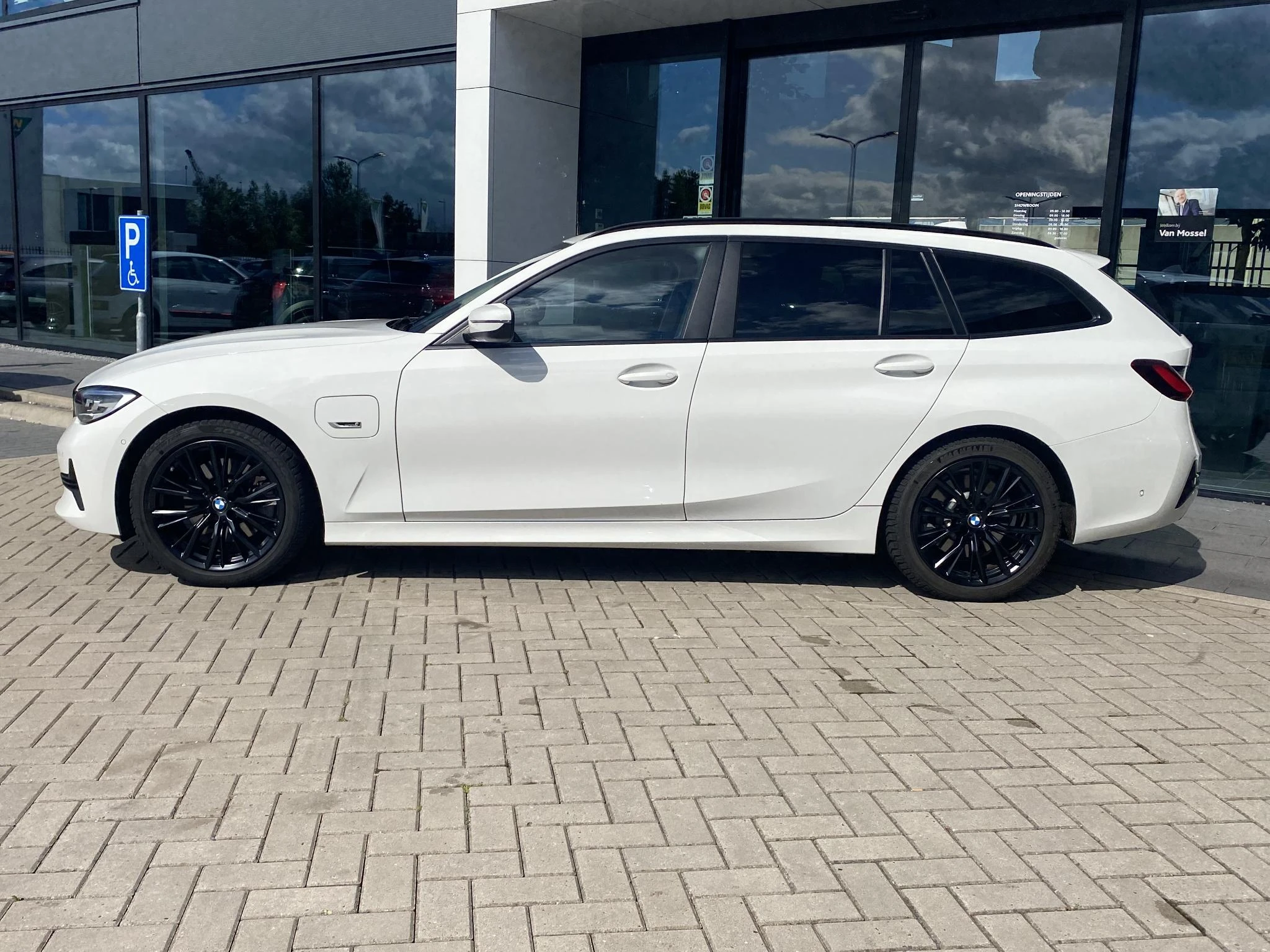 BMW-3 Serie-image-1