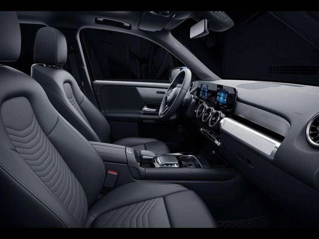Mercedes-Benz-GLB 180 d-image-9