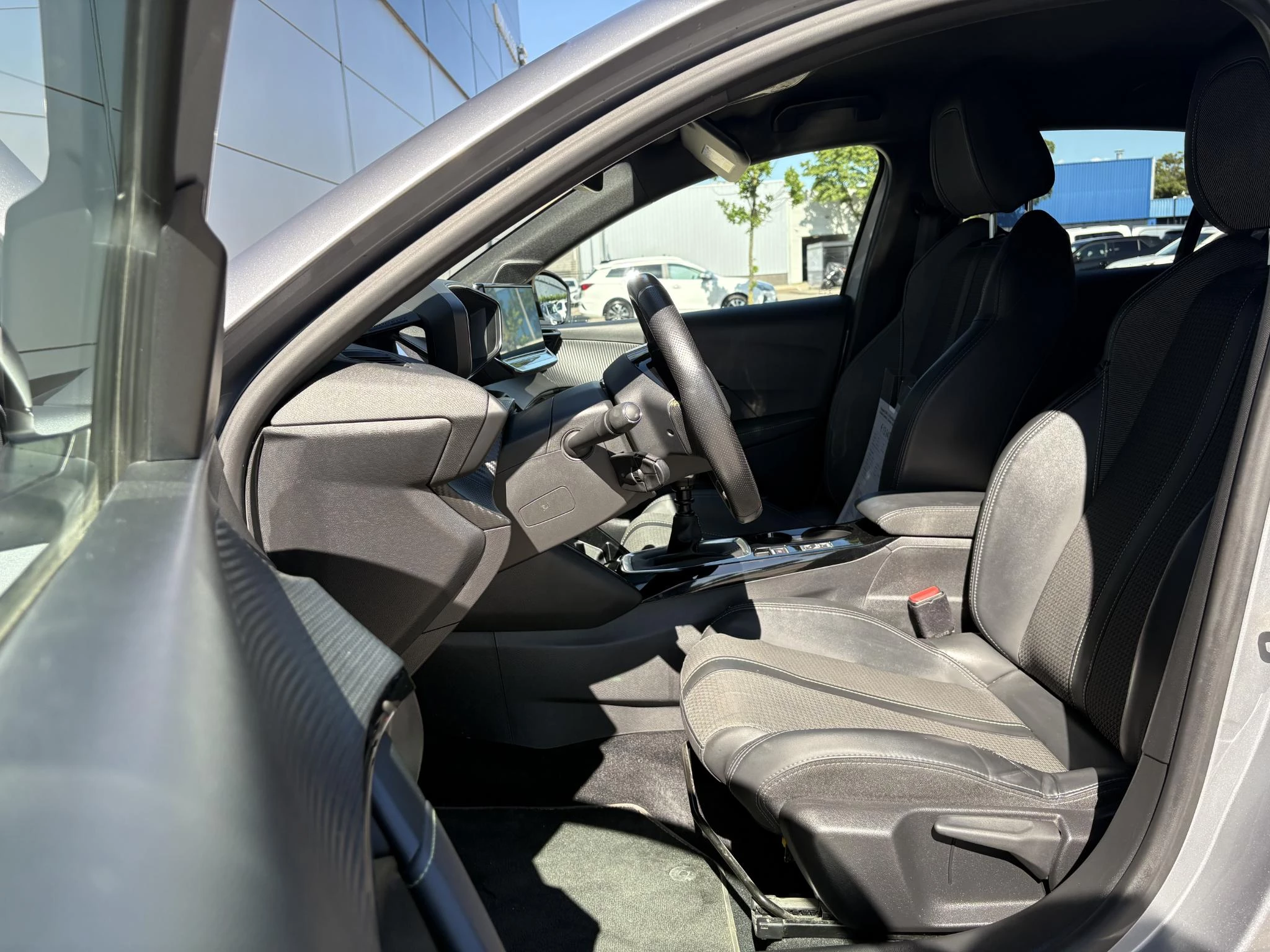 Peugeot-208-image-10