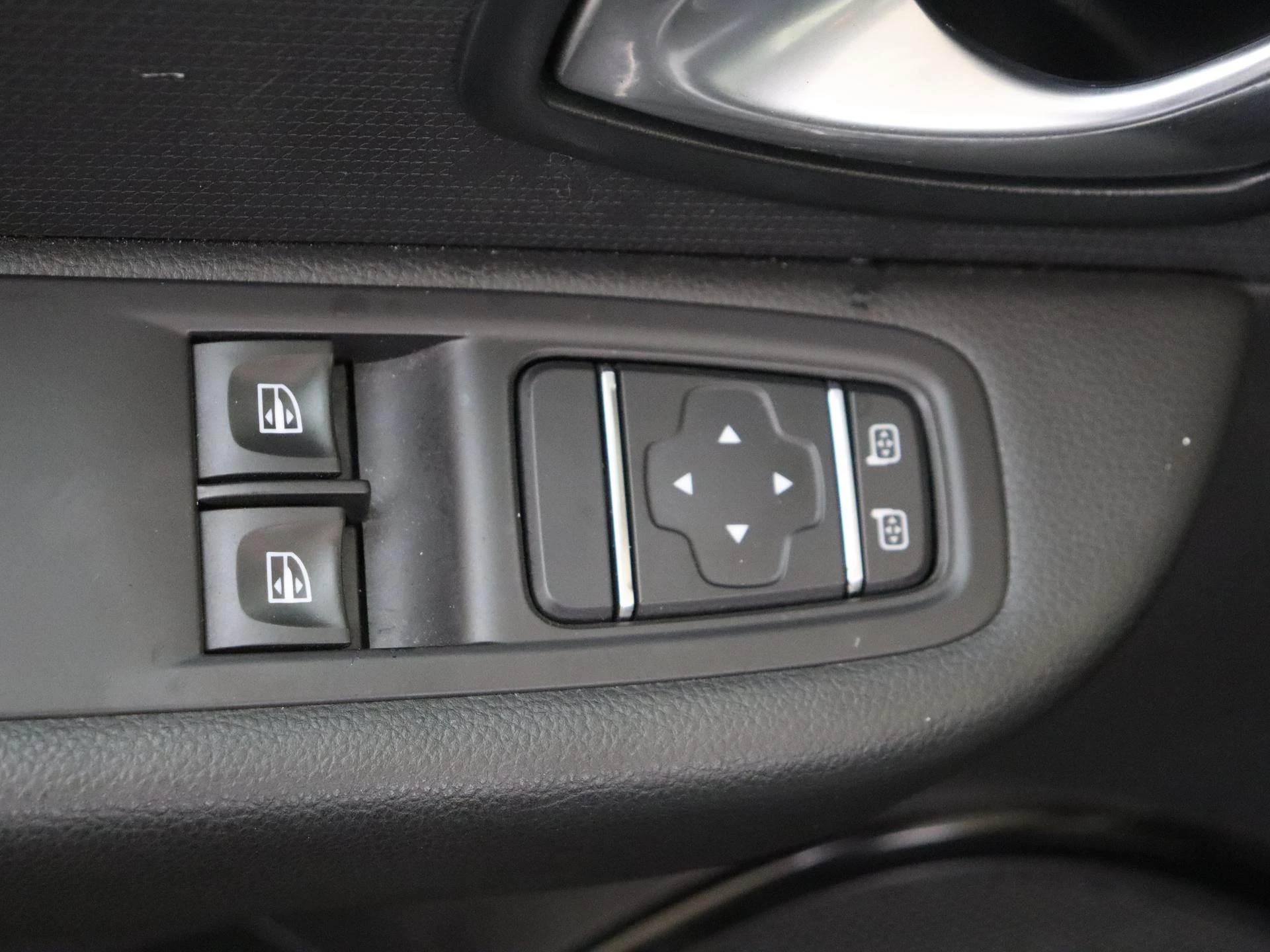 Renault-Clio-image-22