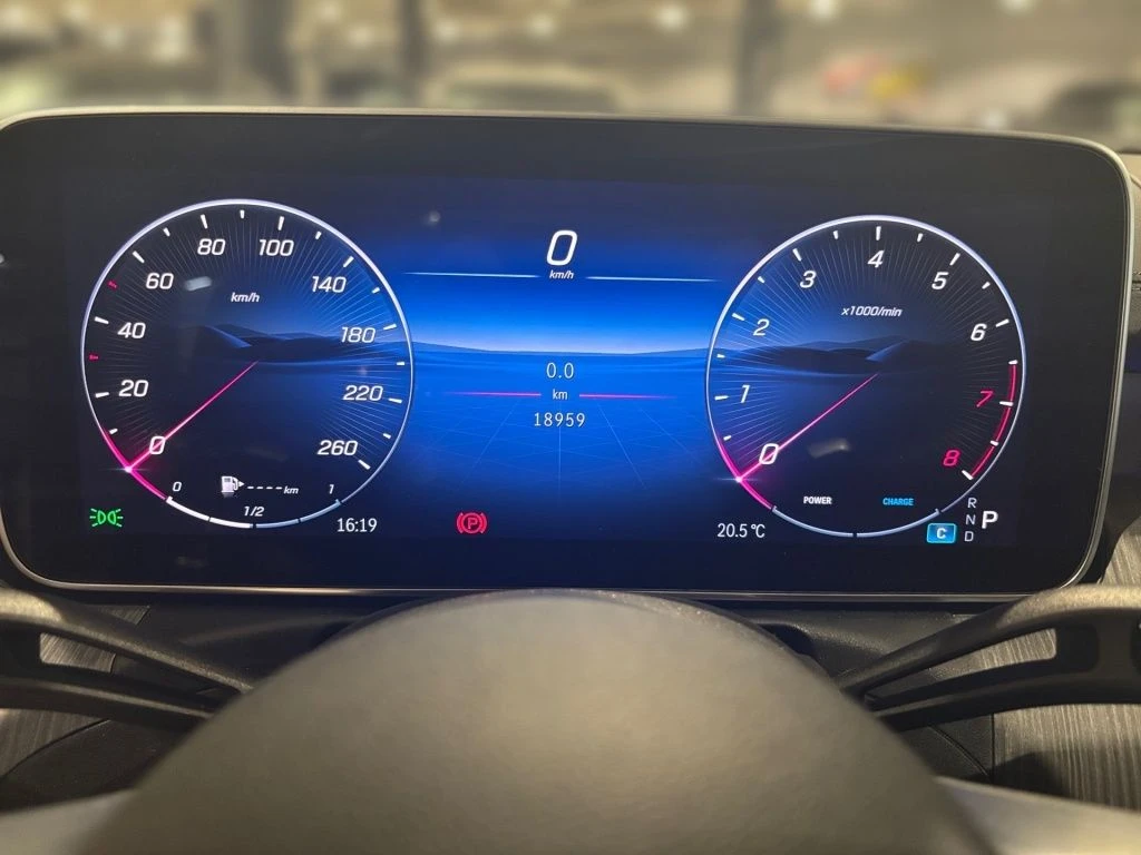 Mercedes-Benz-C-Klasse 180-image-6