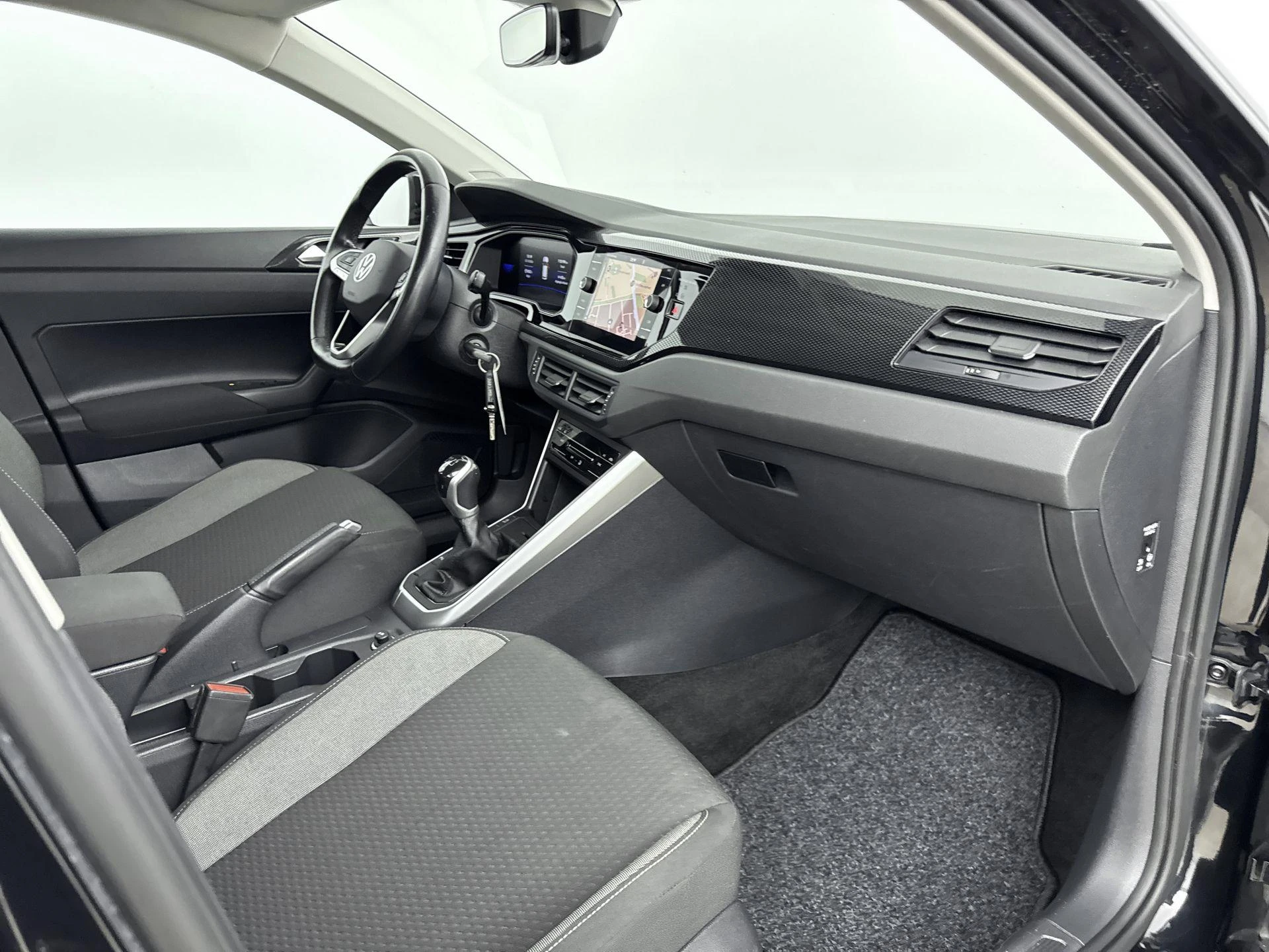 Volkswagen-Polo-image-17