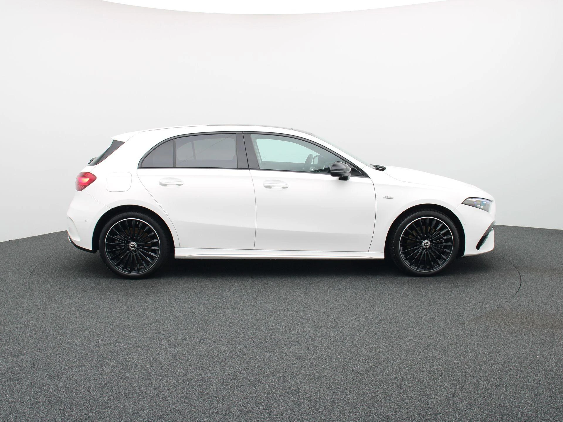 Mercedes-Benz-A-Klasse-image-5