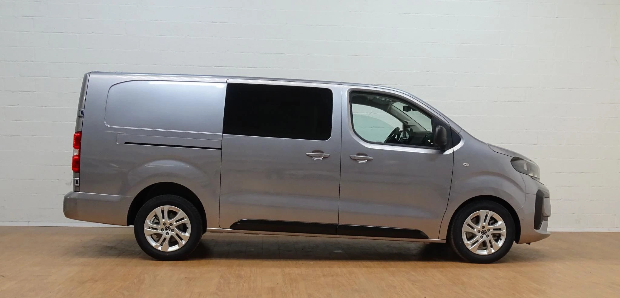 Opel-Vivaro-image-6