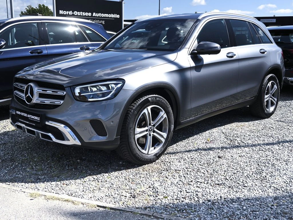 Mercedes-Benz-GLC 220 d-image-7