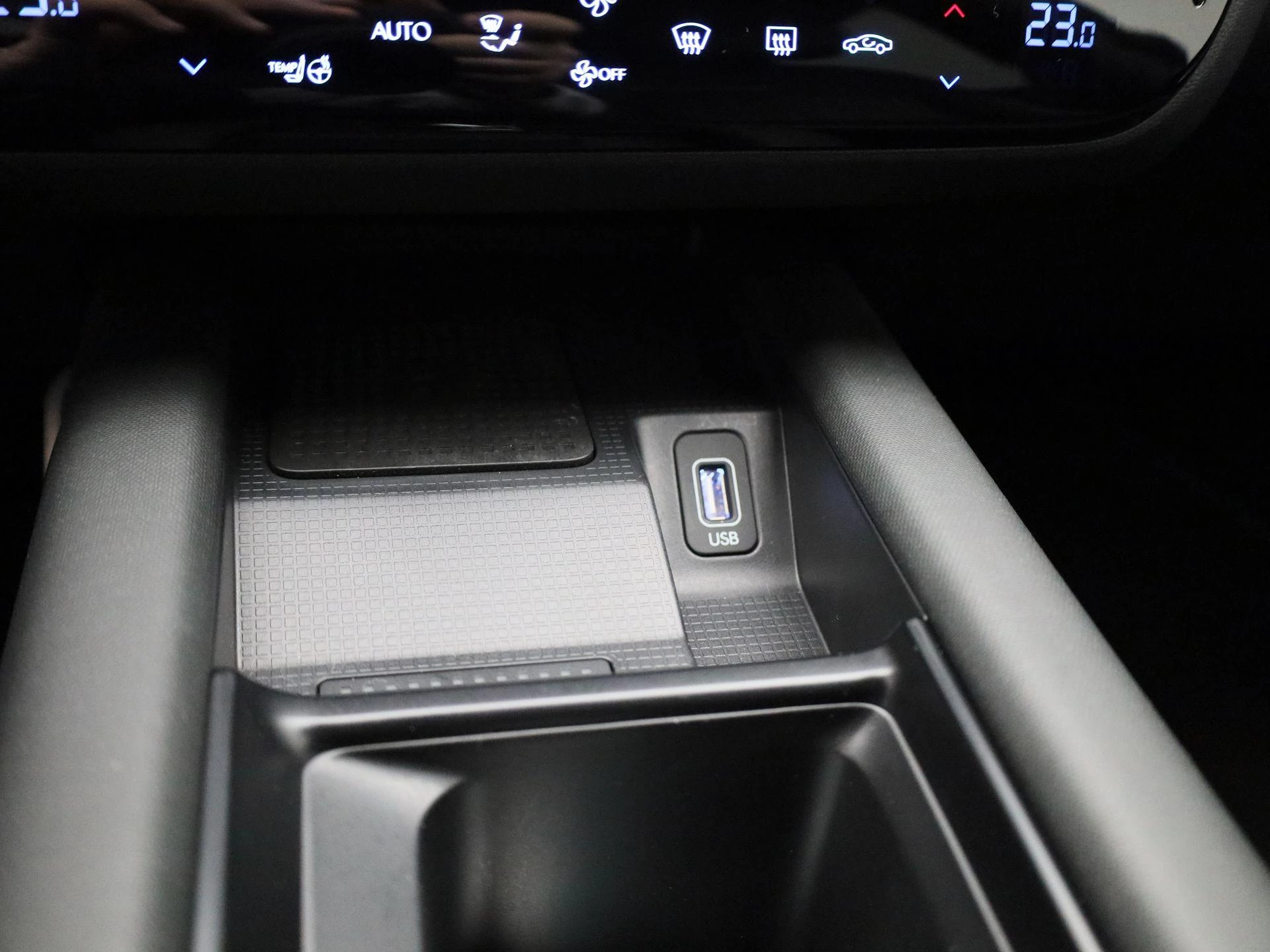 Hyundai-IONIQ 6-image-29
