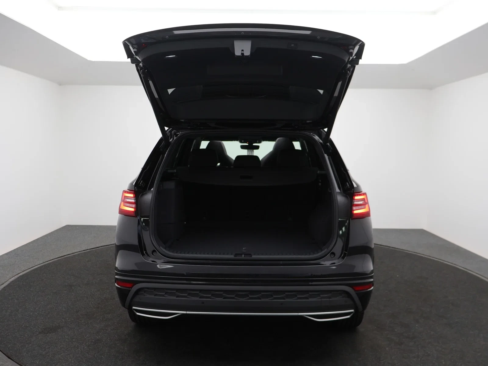 Škoda Kodiaq PHEV Kodiaq Sportline PHEV 1.5TSI 204PK *AUTOMAAT*PANO*SPORTSEATS*NAVI*APP CONNECT*BLTH*CRUISE*PDC*...