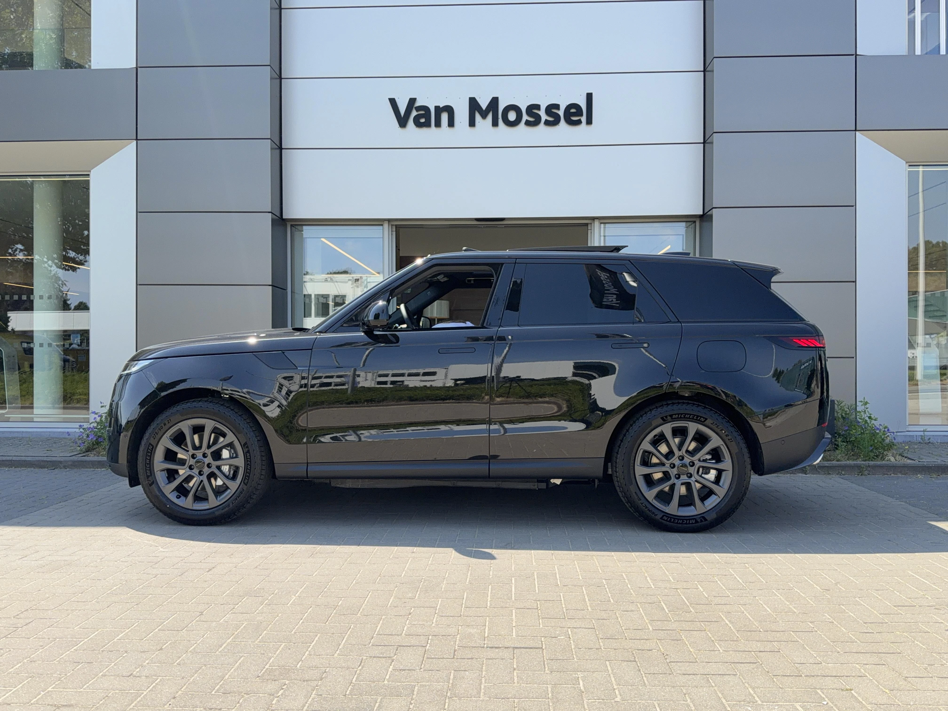 Land Rover-Range Rover Sport-image-3