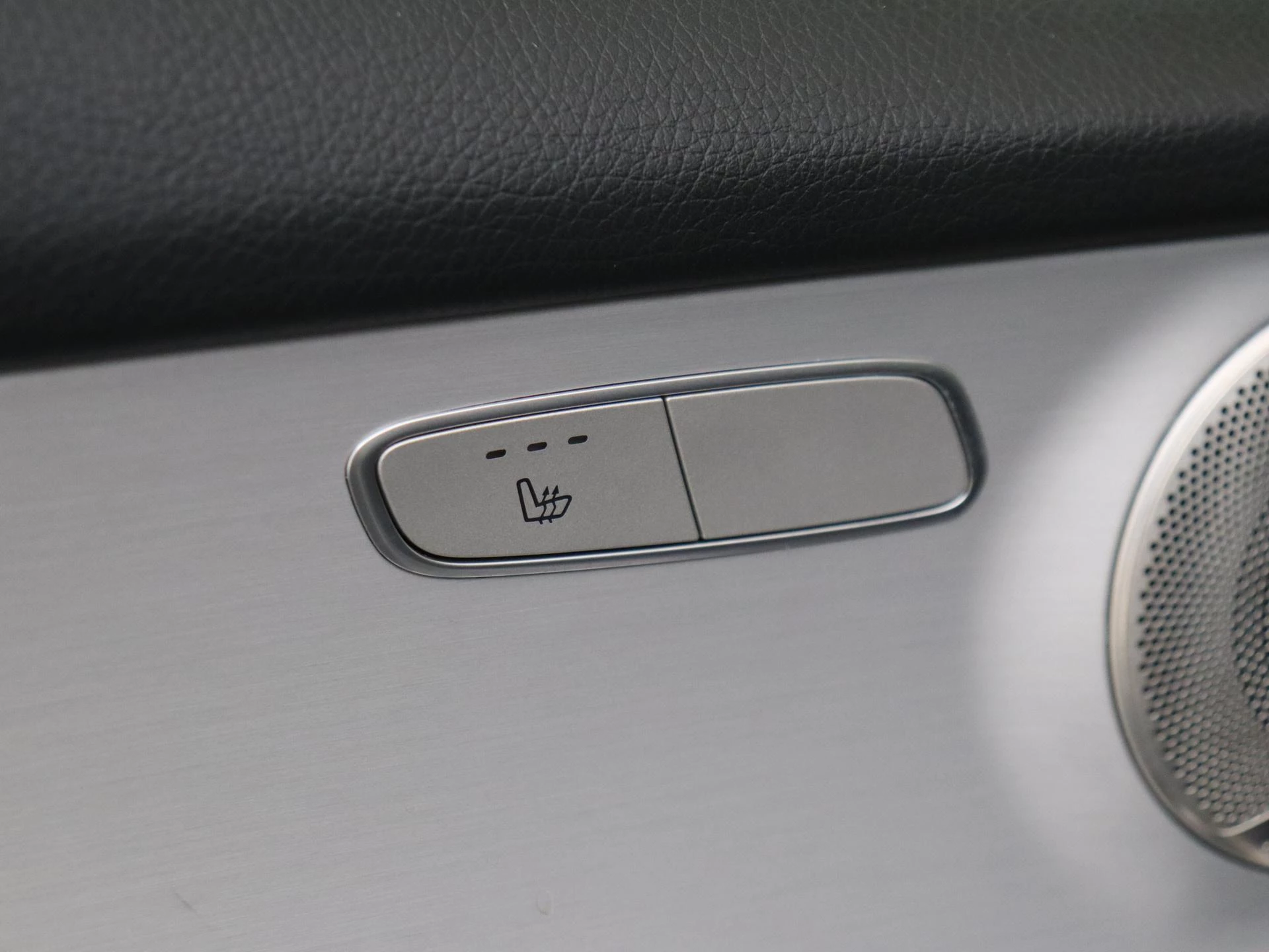 Mercedes-Benz-GLC-image-25