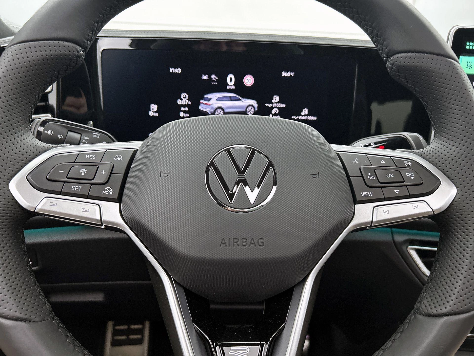 Volkswagen-Tiguan-image-40