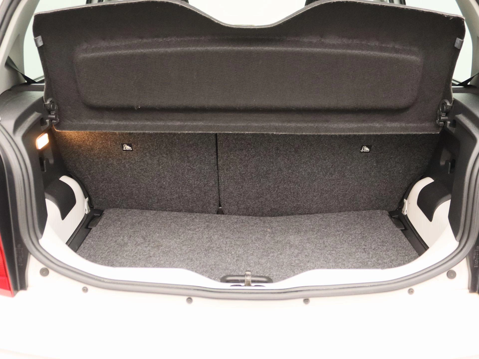 Volkswagen-up!-image-13