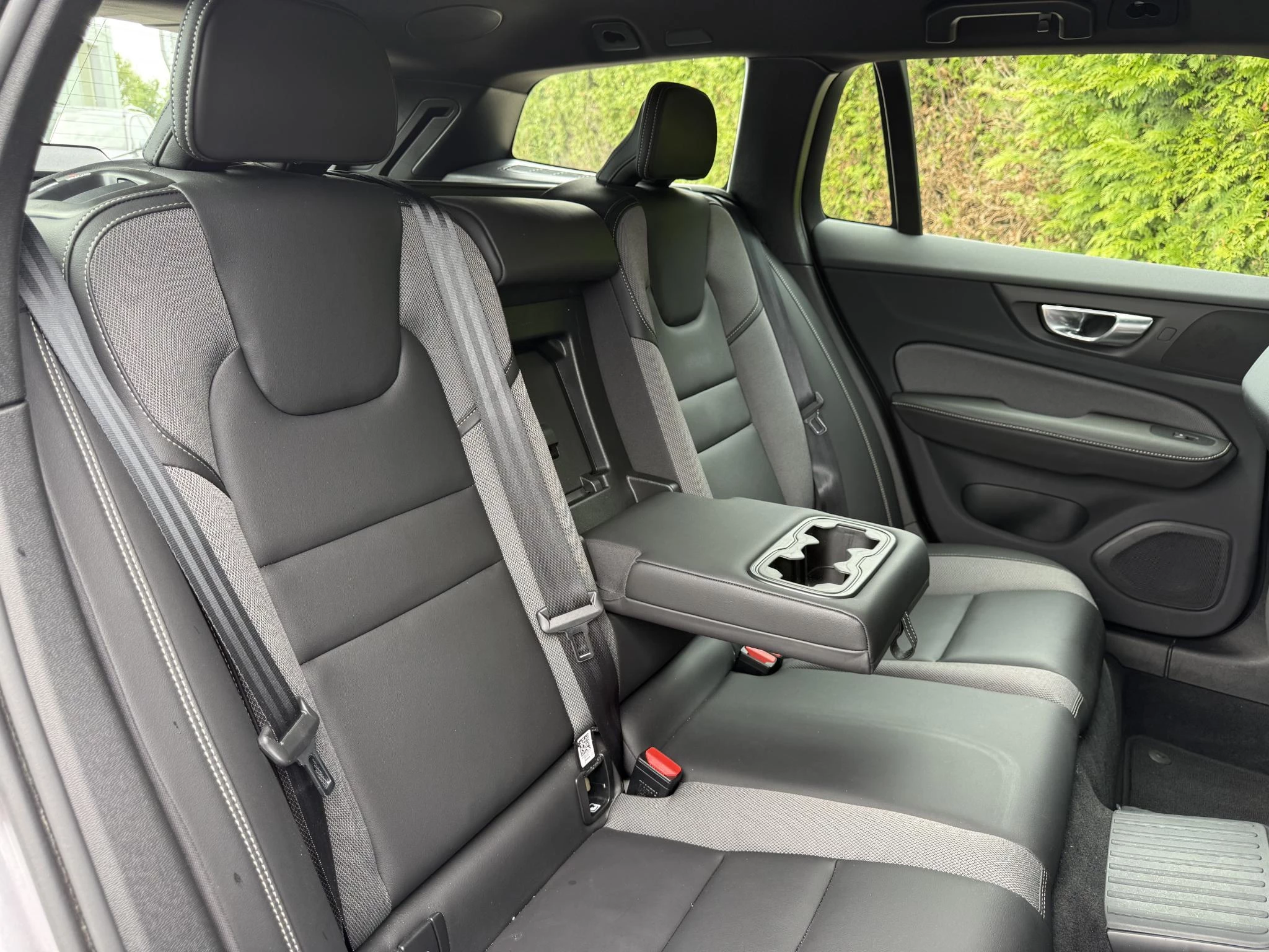 Volvo V60 T6 Plug-in hybrid AWD Plus Dark