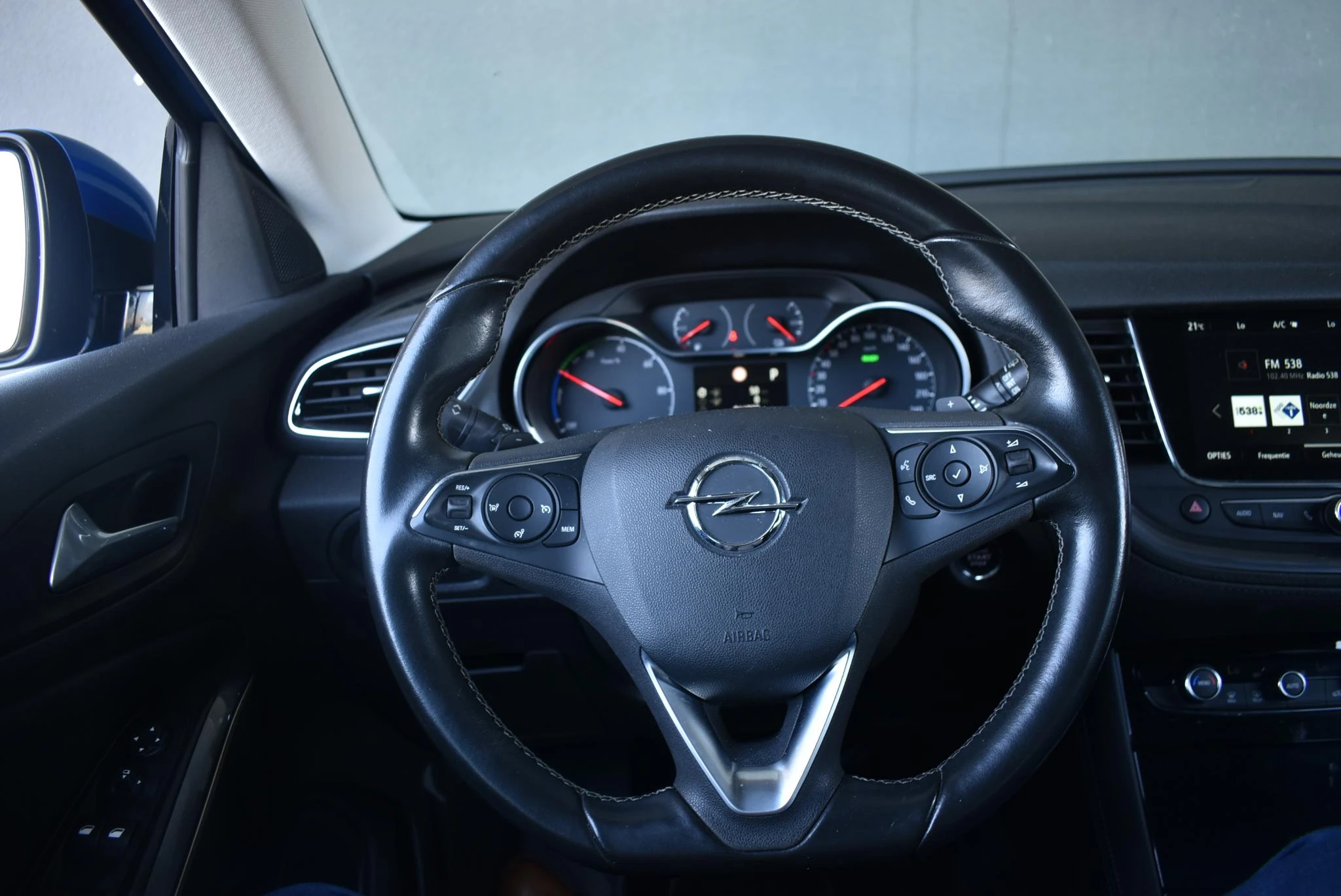 Opel Grandland X 1.6 Turbo Hybrid4 Business Executive