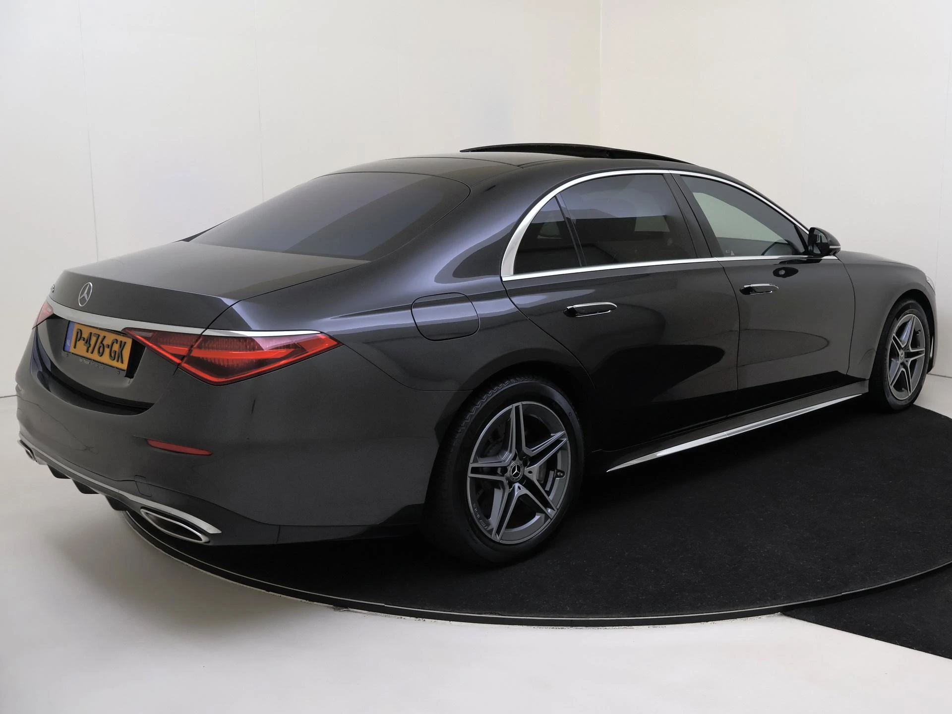 Mercedes-Benz-S-Klasse-image-3