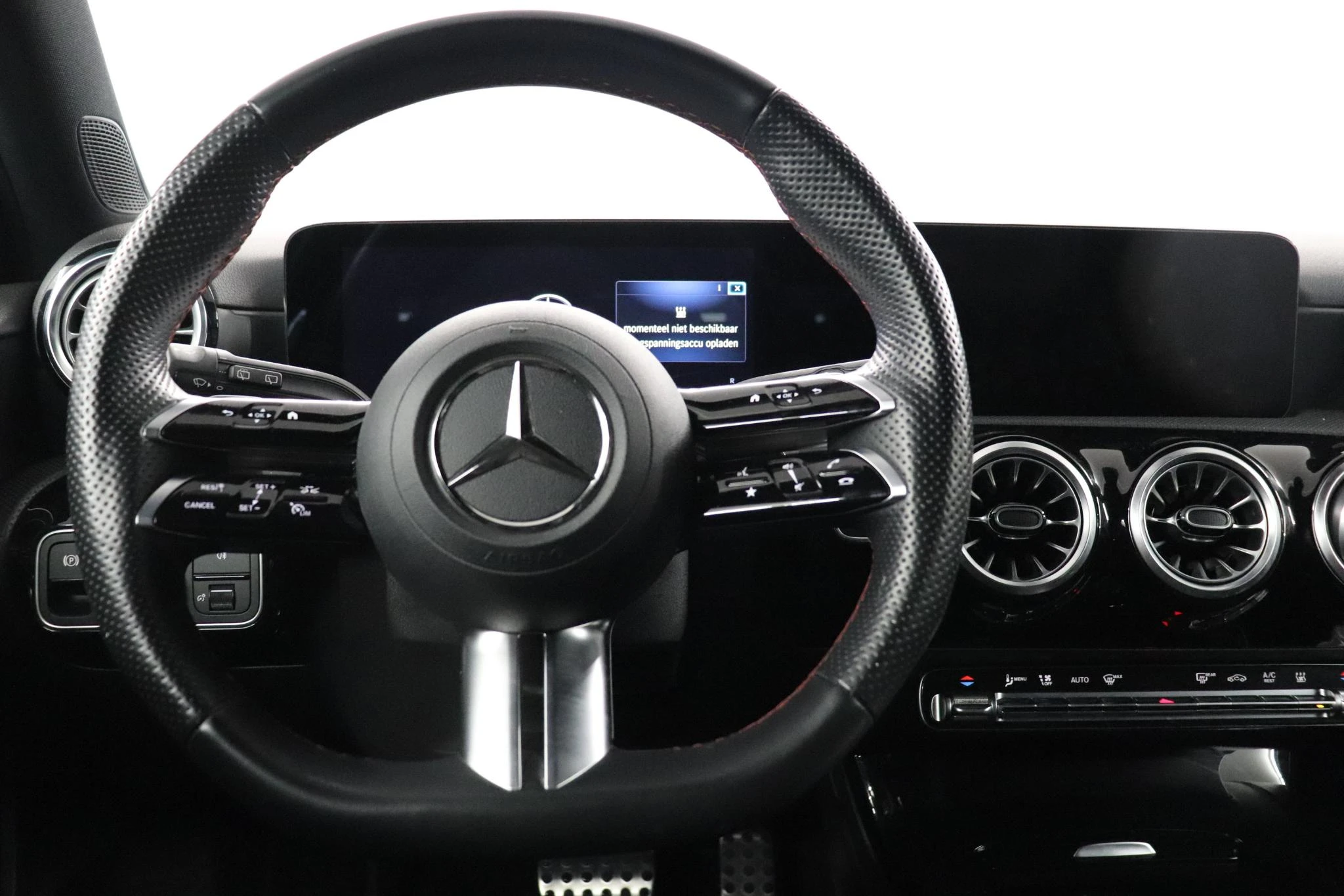 Mercedes-Benz-A-Klasse-image-15