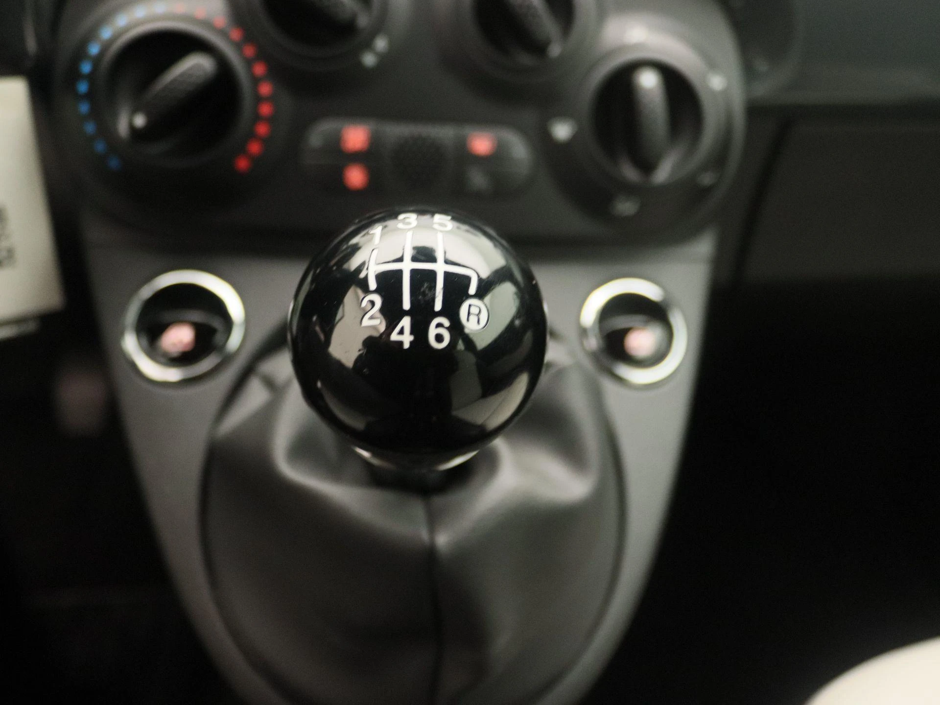Fiat-500C-image-10