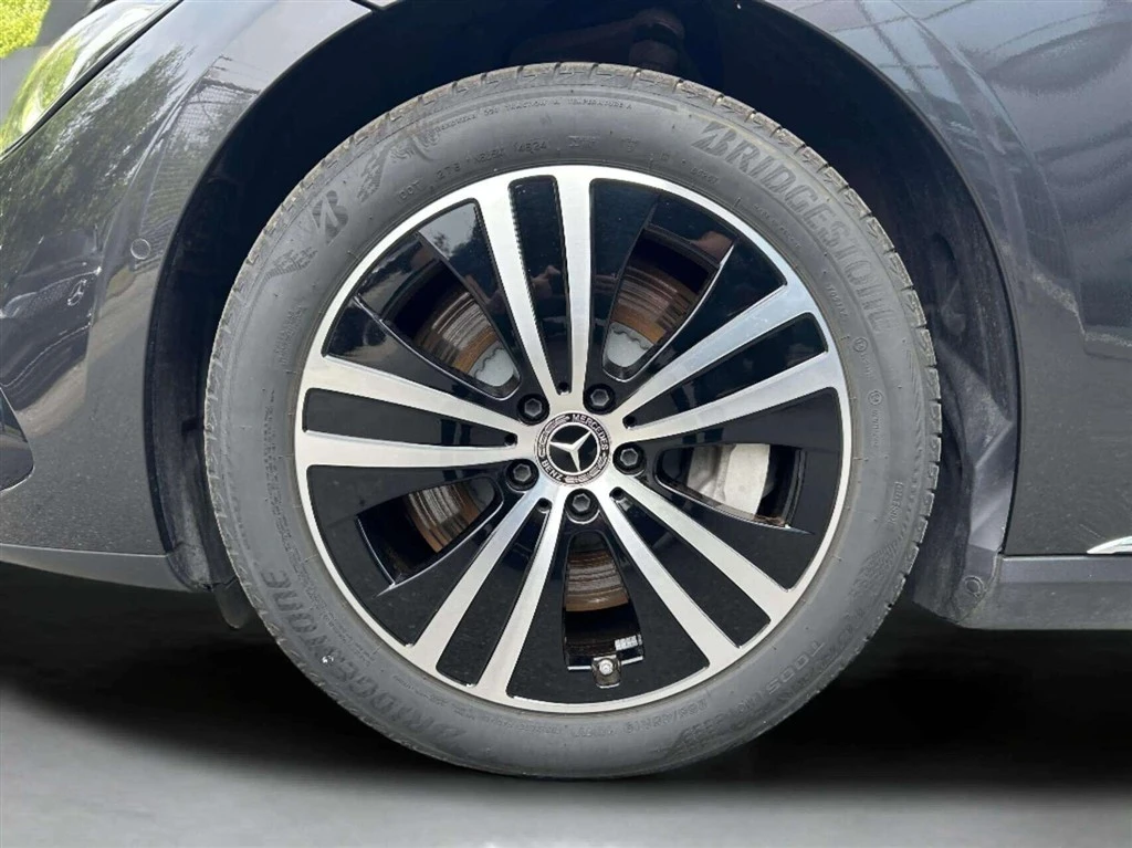 Mercedes-Benz-EQE-image-8