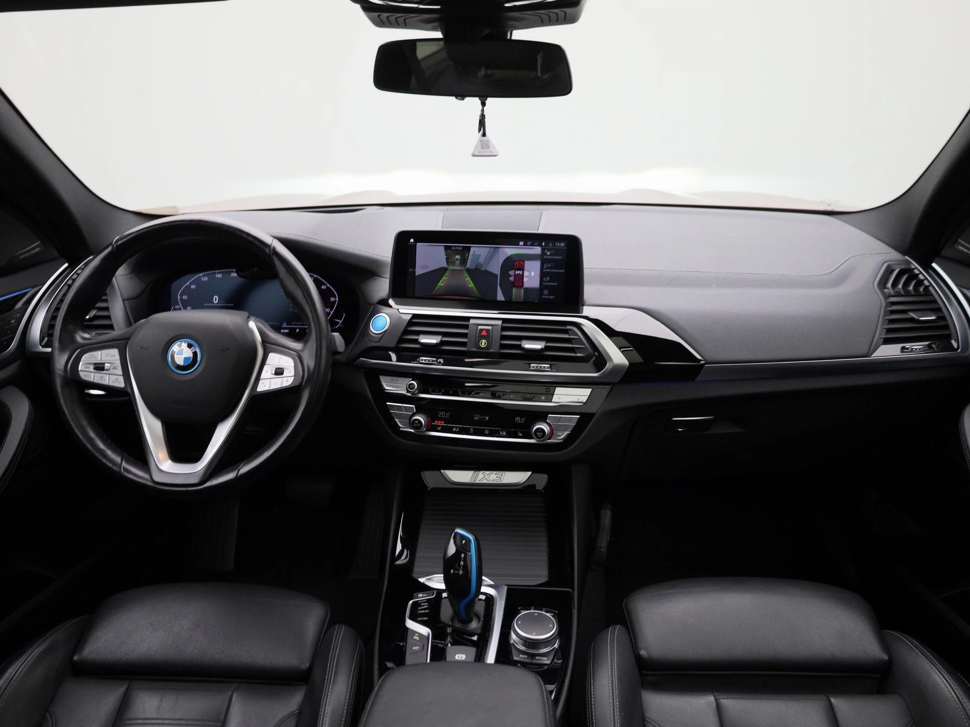 BMW-iX3-image-42
