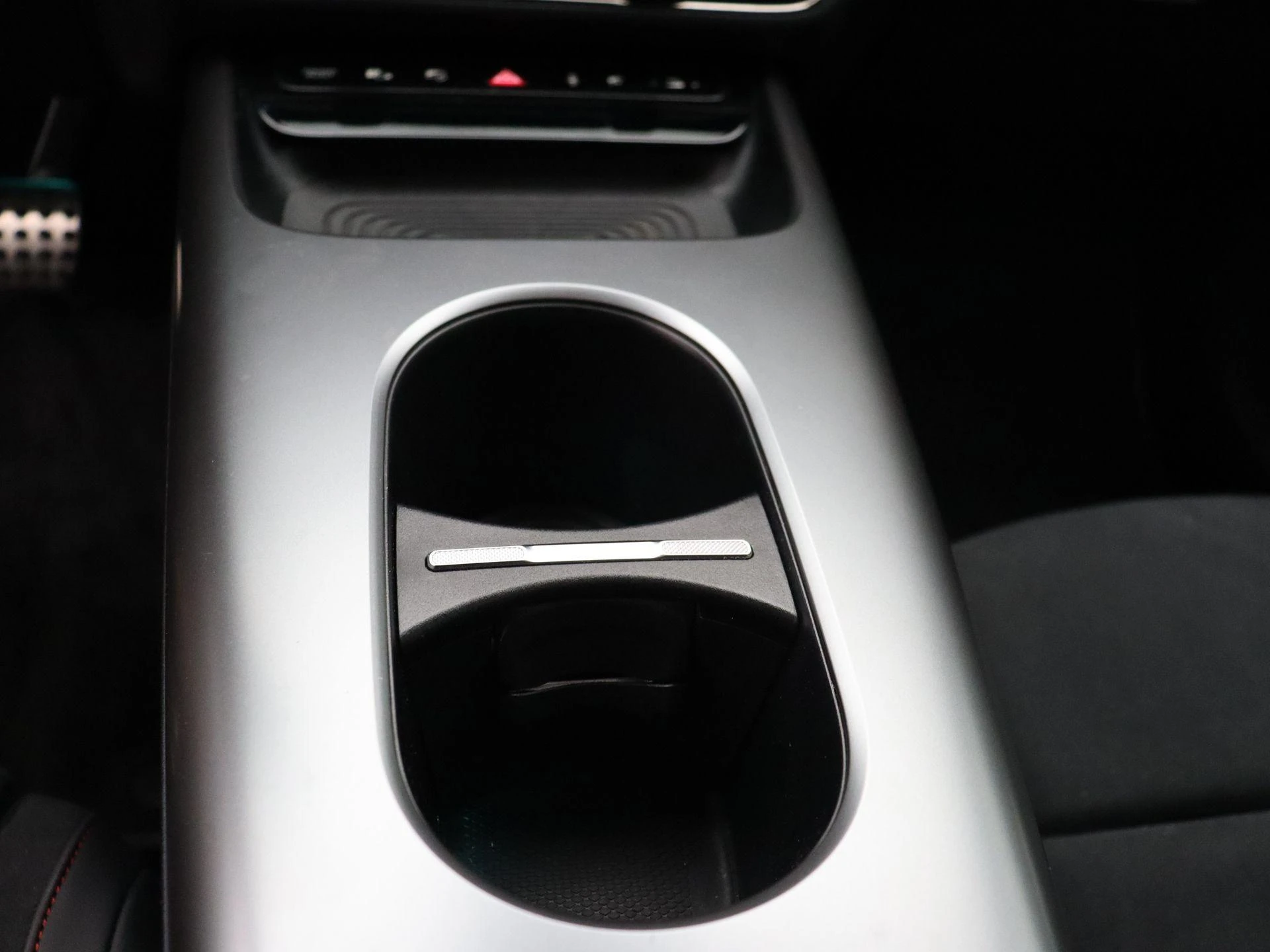 Mercedes-Benz-CLA-image-12