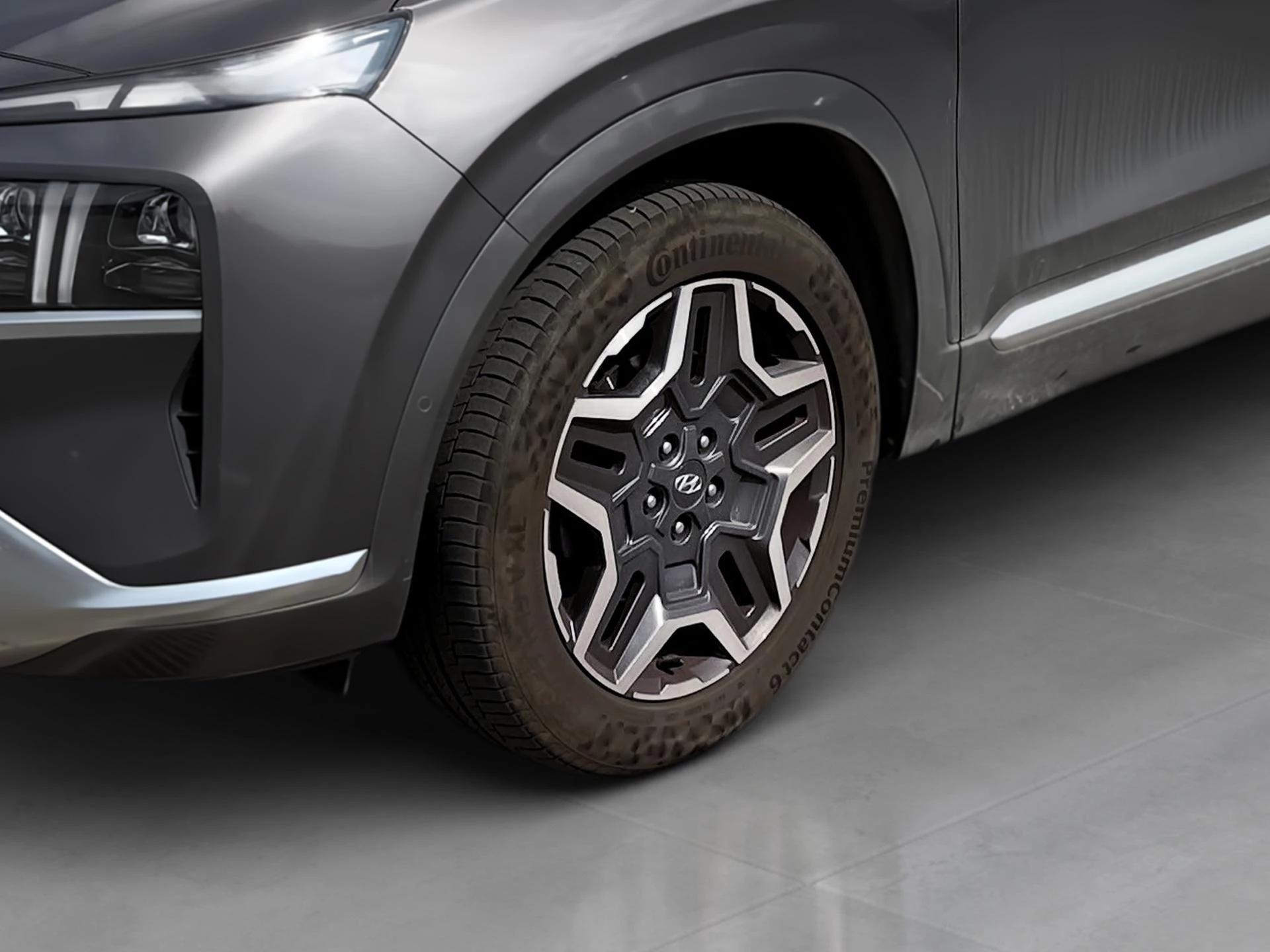 Hyundai-Santa Fe-image-4