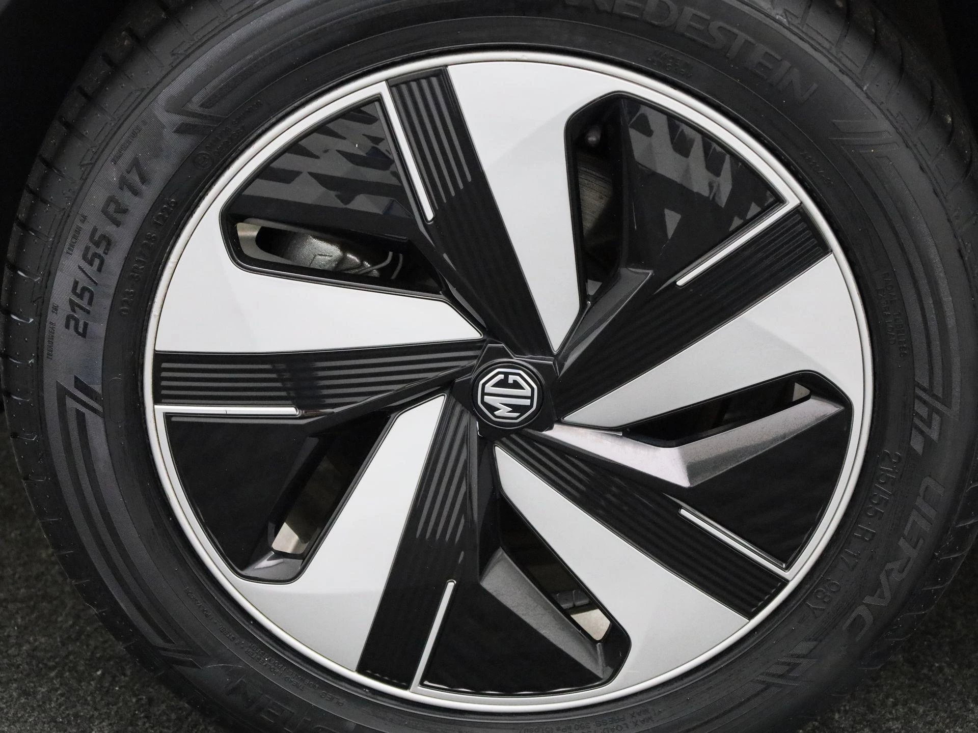 MG-ZS-image-12