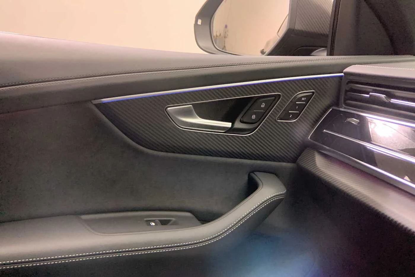 Audi-RSQ8-image-31