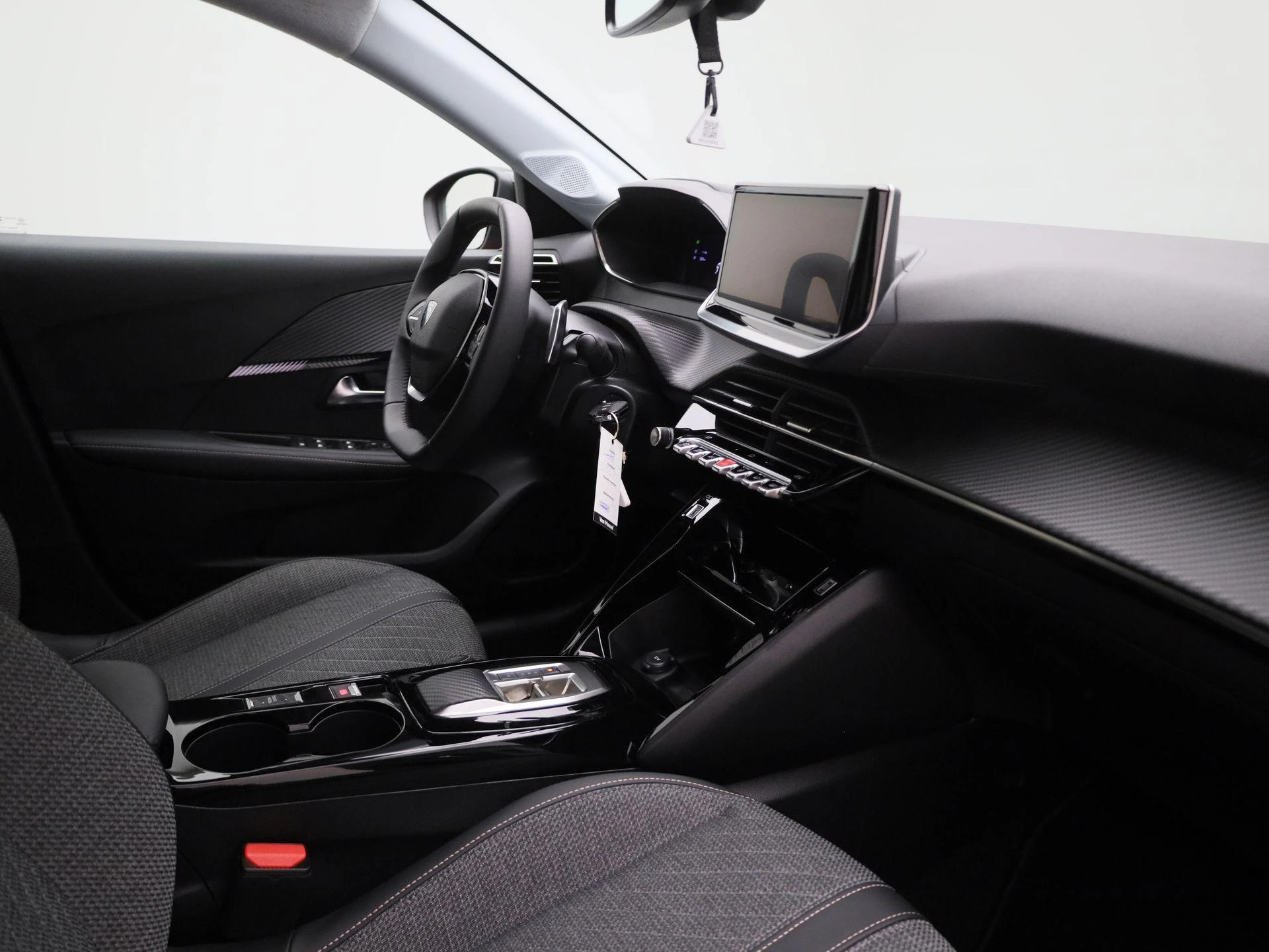 Peugeot 208 - 30