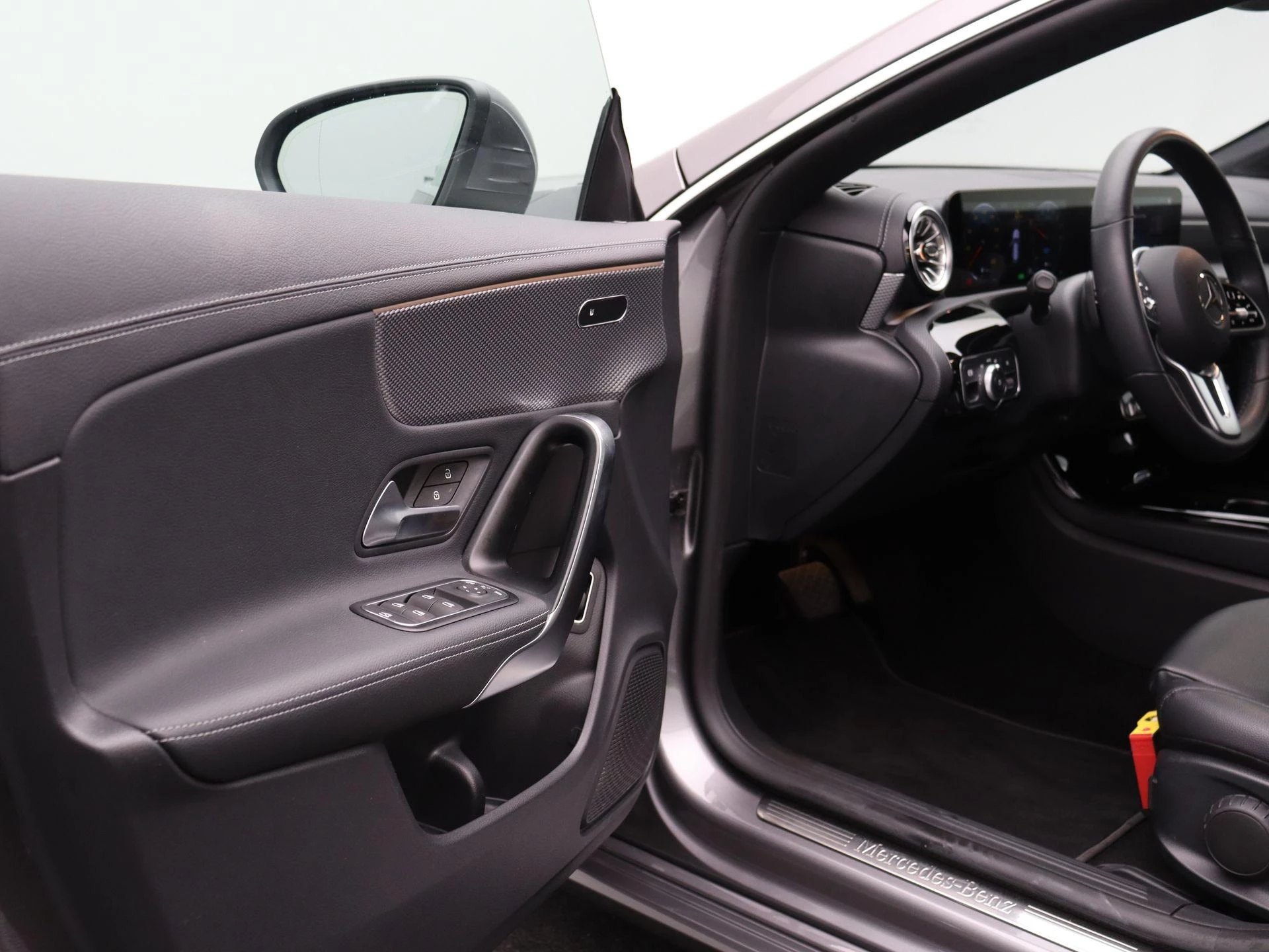 Mercedes-Benz CLA 250e Shooting Brake + LEDER + LED + CAMERA +