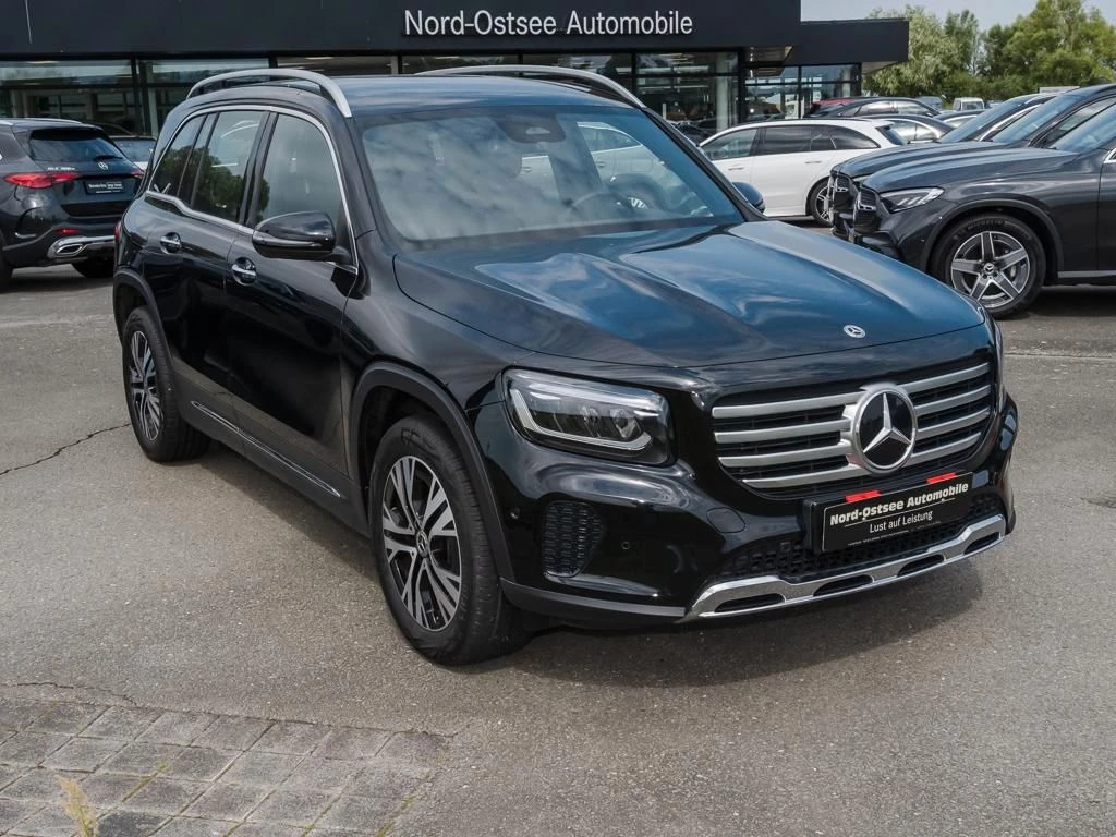 Mercedes-Benz-GLB 200 d-image-4