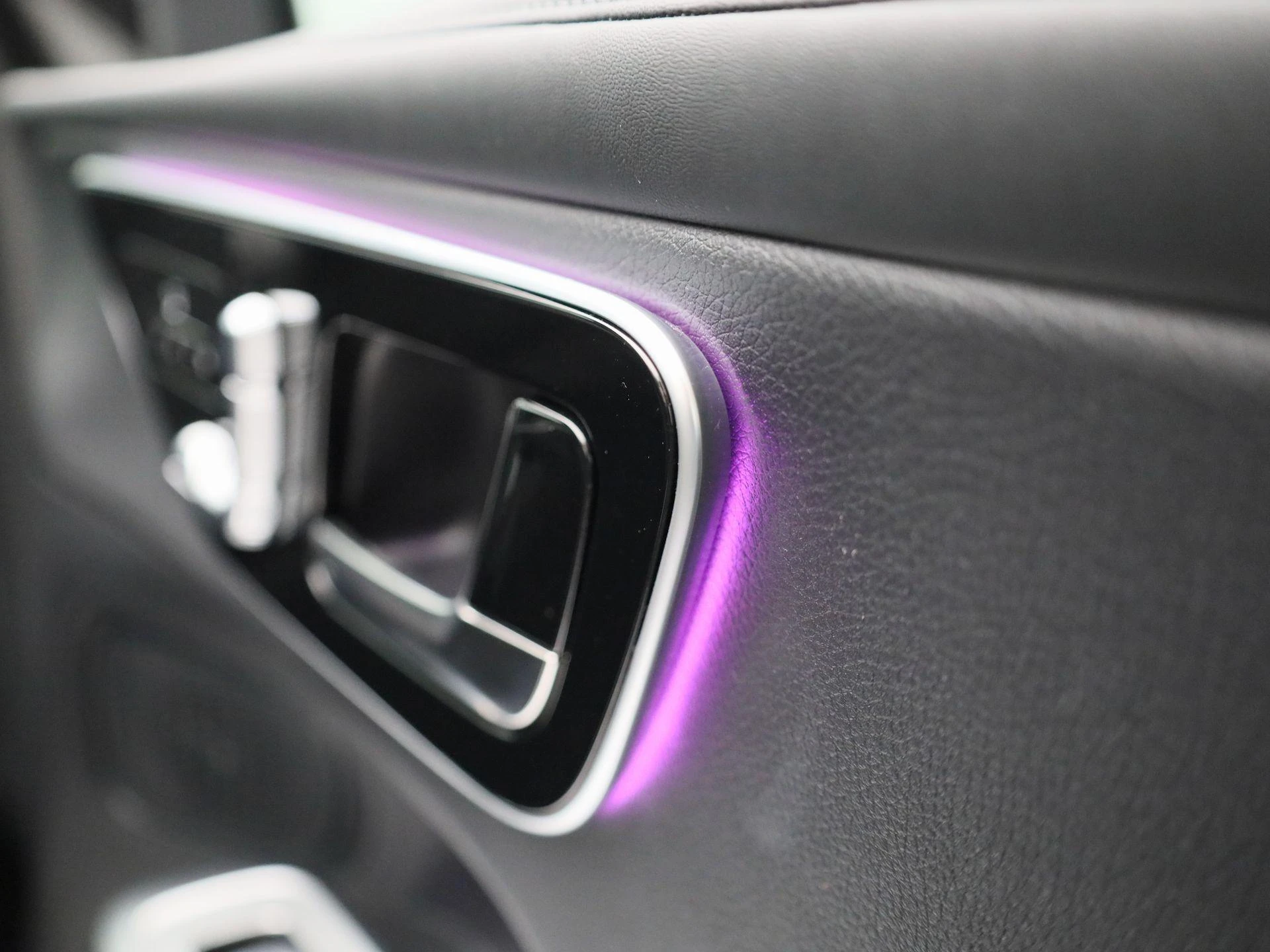 Mercedes-Benz-GLC-image-43