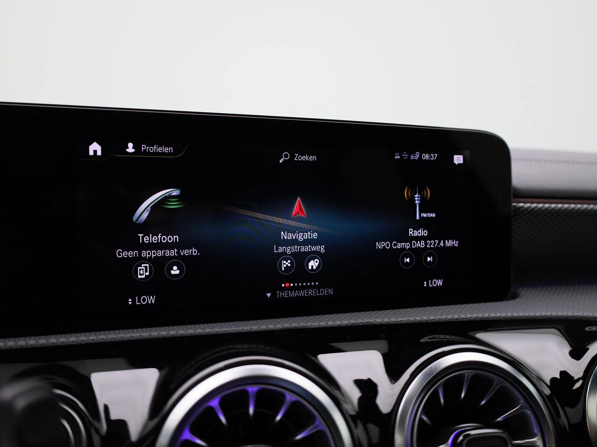 Mercedes-Benz-CLA-image-19