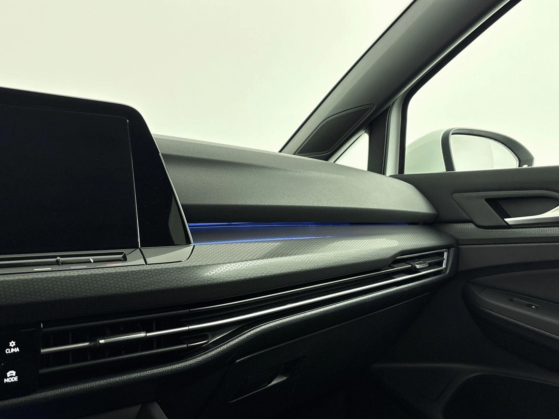 Volkswagen-Golf-image-13