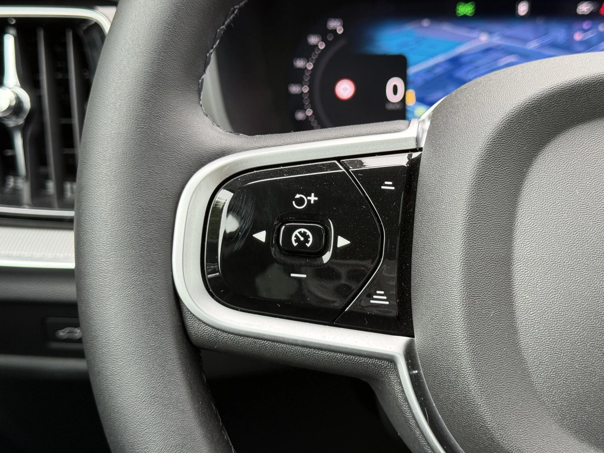 Volvo V60 T6 Plug-in hybrid AWD Plus Dark