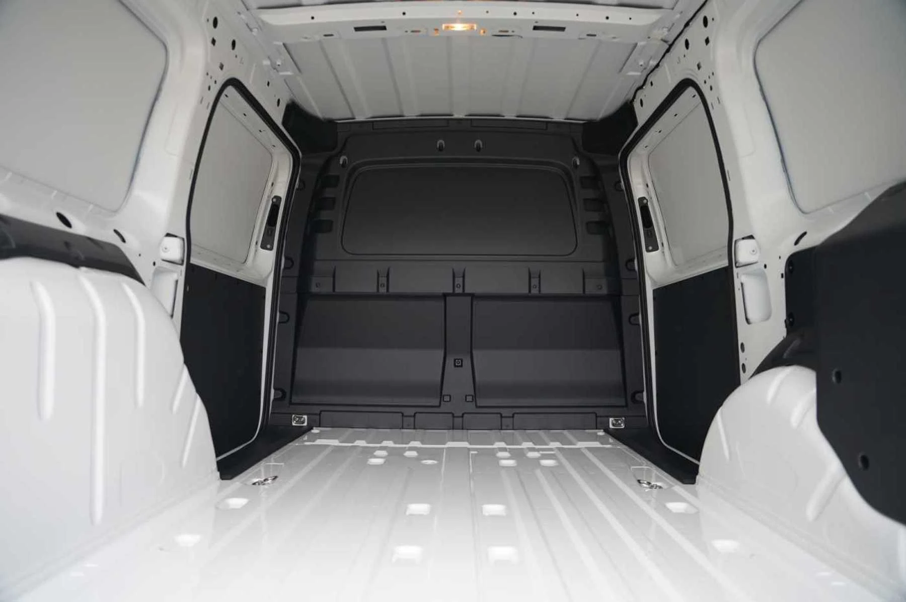 Volkswagen-Caddy-image-9