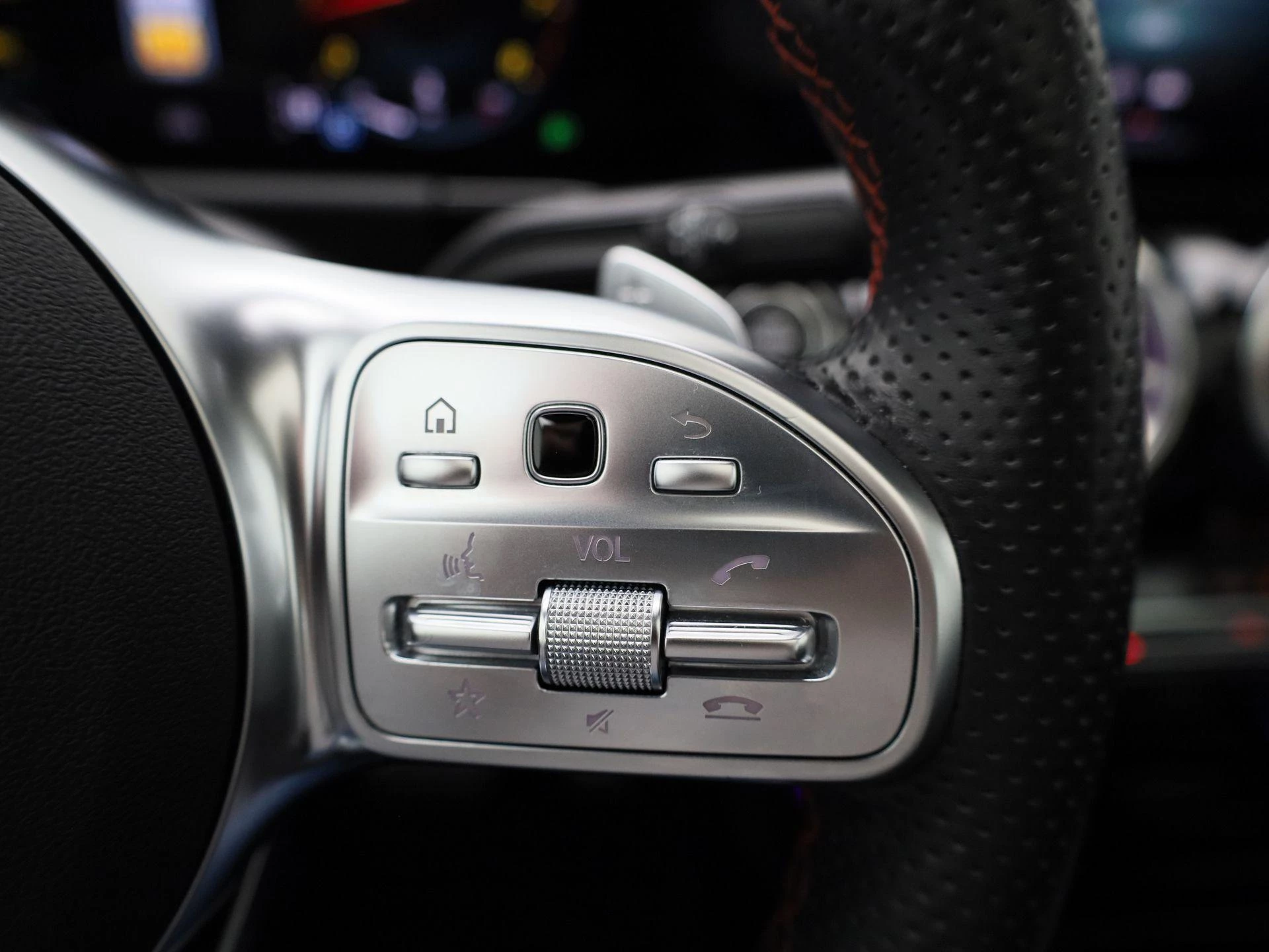 Mercedes-Benz-B-Klasse-image-15