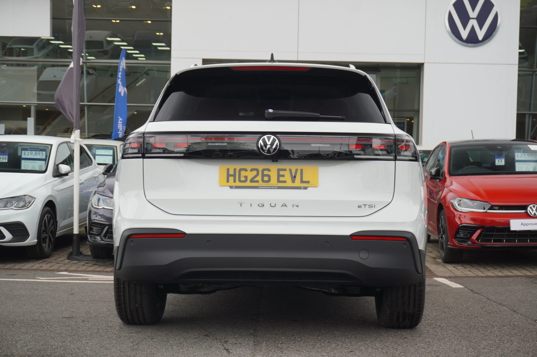 Volkswagen-Tiguan-image-13
