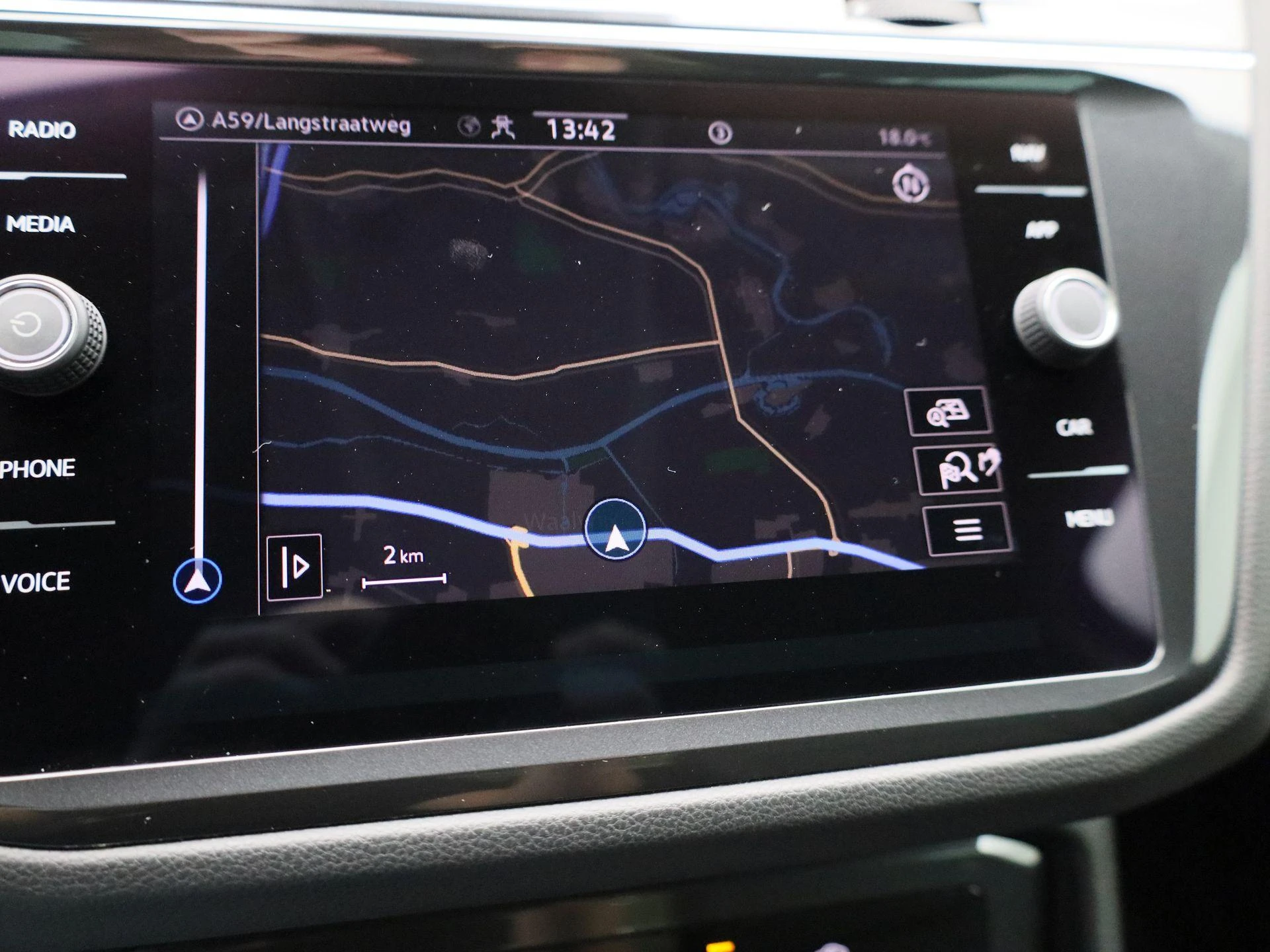 Volkswagen-Tiguan-image-16