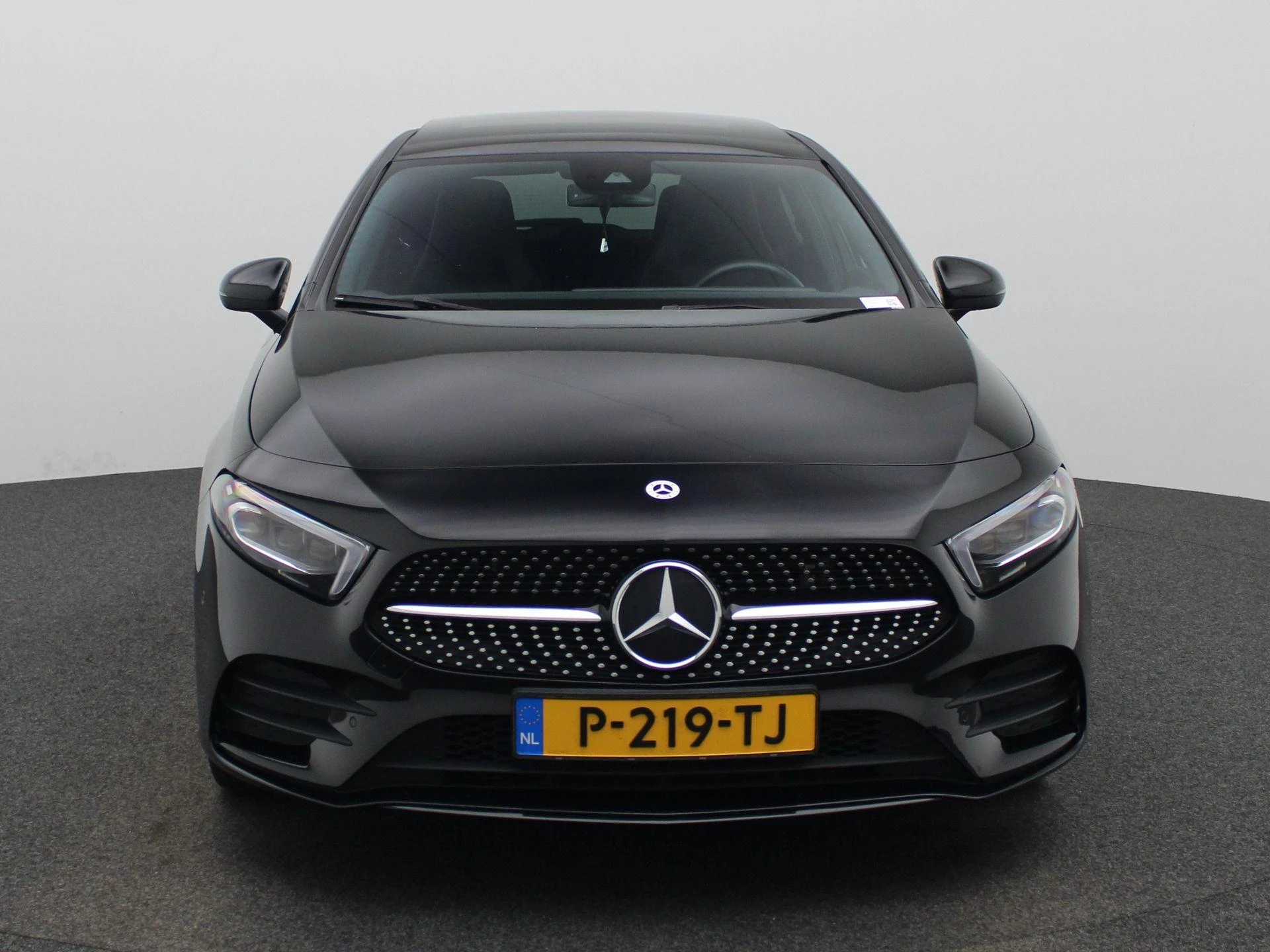 Mercedes-Benz-A-Klasse-image-2