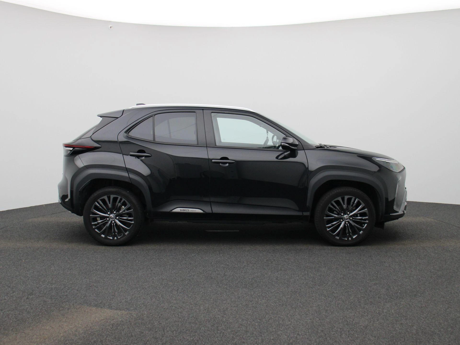 Toyota-Yaris Cross-image-5
