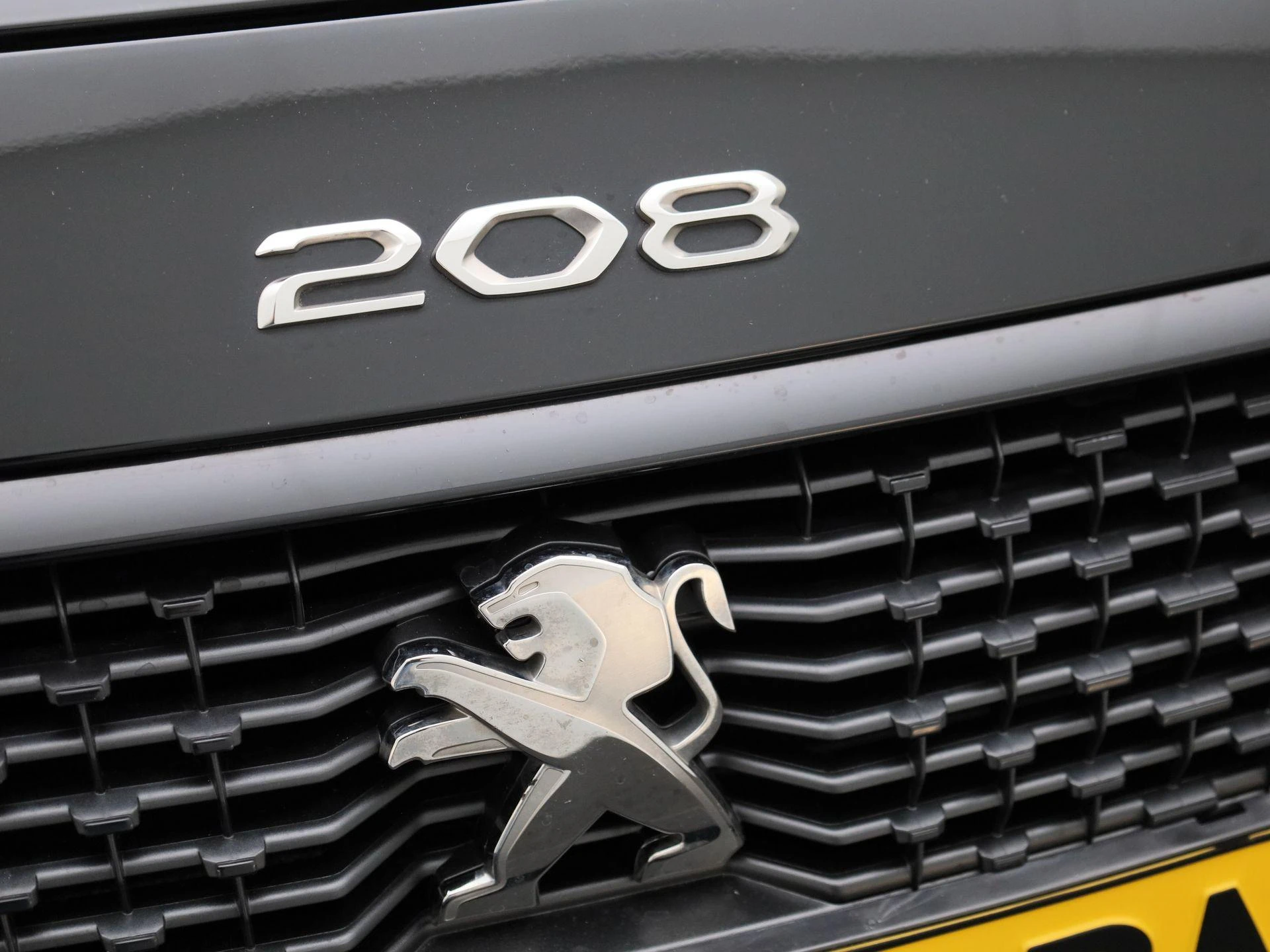 Peugeot-e-208-image-29